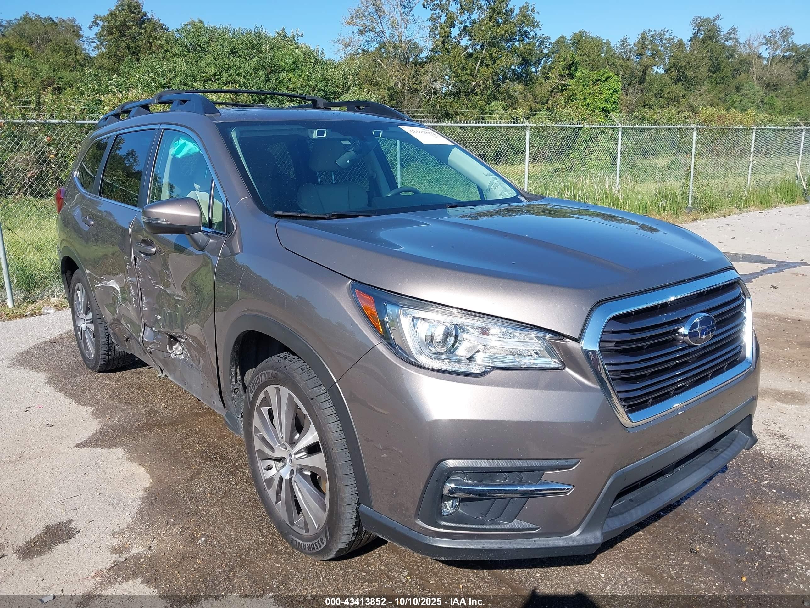 2021 Subaru Ascent Limited, VIN 4S4WMALD1M3442112 — Side