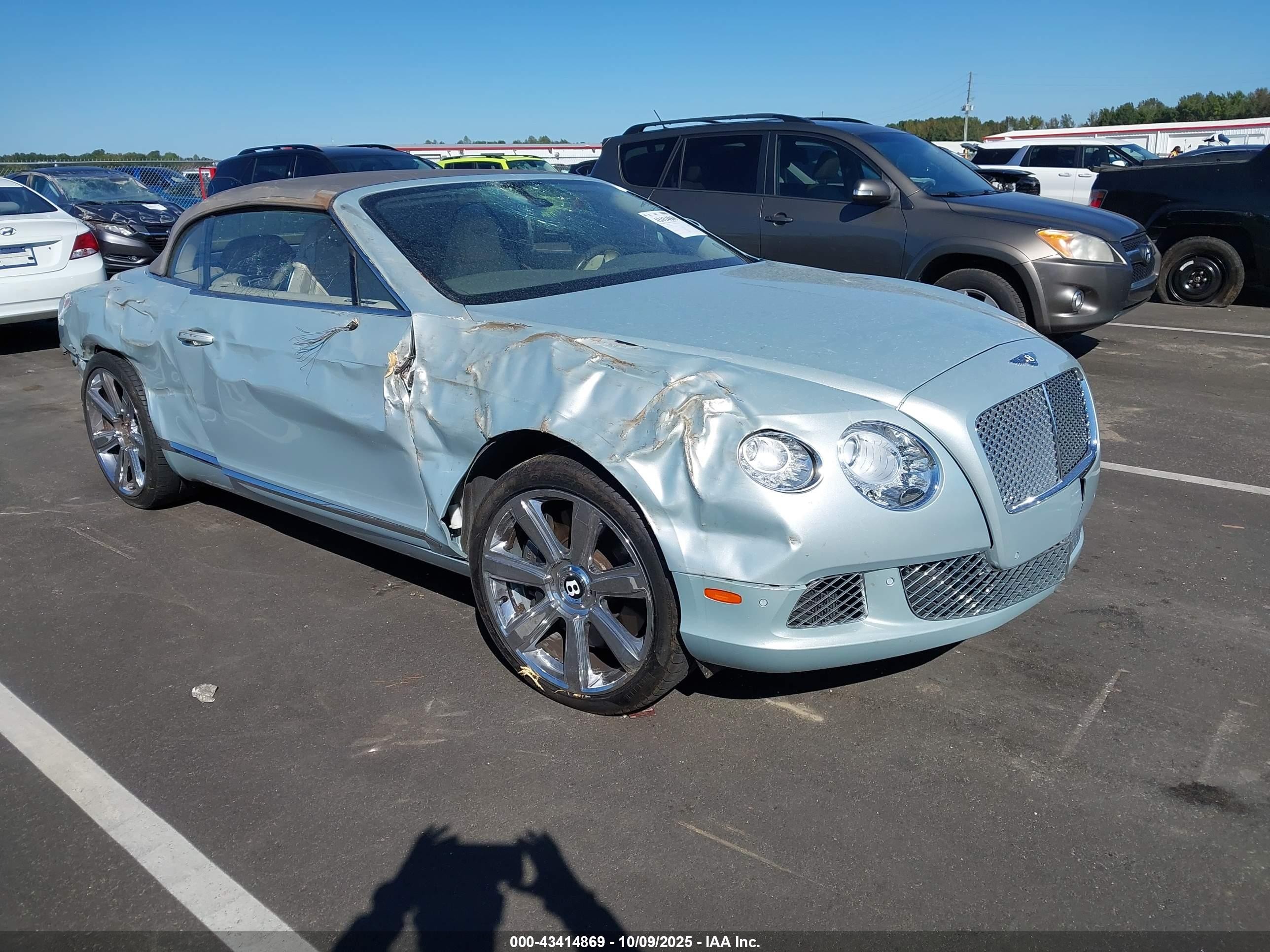 2013 Bentley Continental GT, VIN SCBGR3ZA1DC081129 — Front end