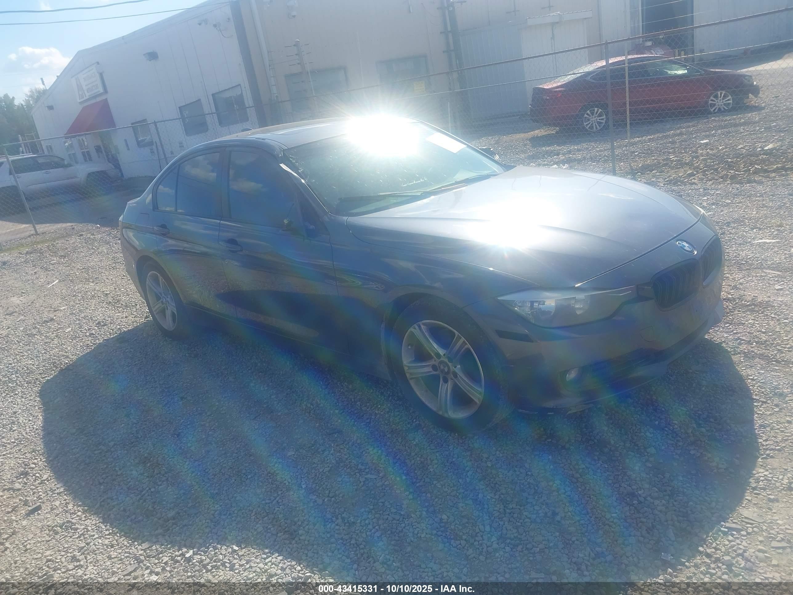 2013 BMW 3 Series 328i, VIN WBA3C1G55DNN93582 — Front end