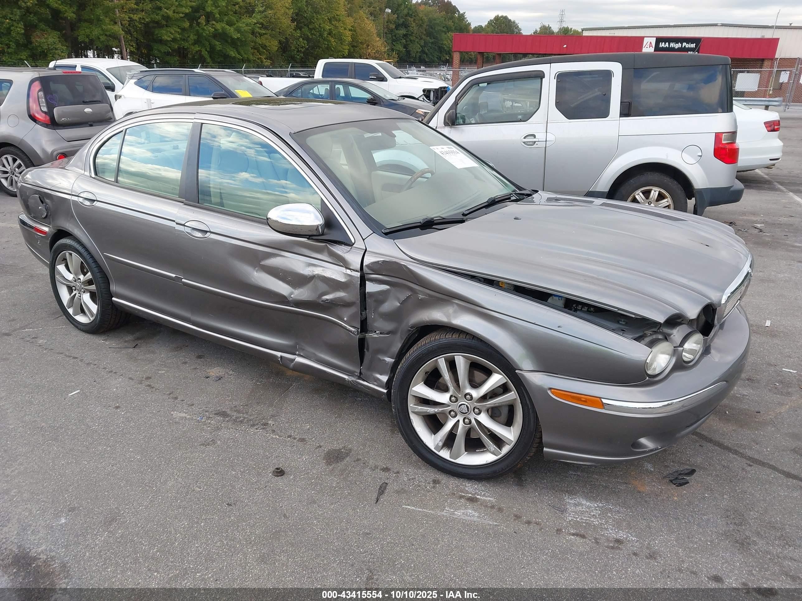 2007 Jaguar X-Type, VIN SAJWA51A77WJ22522 — Side