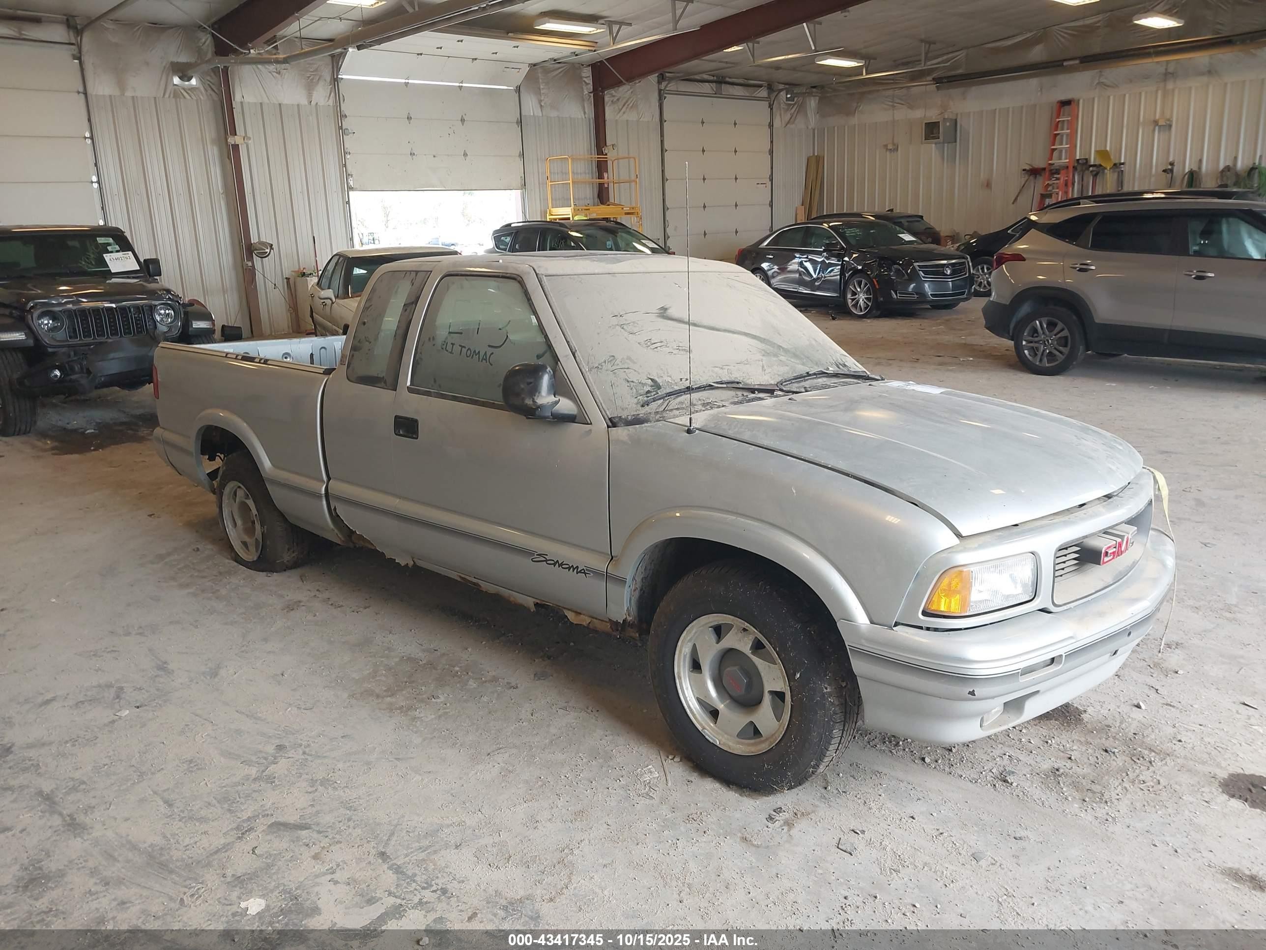 1996 GMC Sonoma SLS 1SG, VIN 1GTCS19WXTK513155 — Normal wear