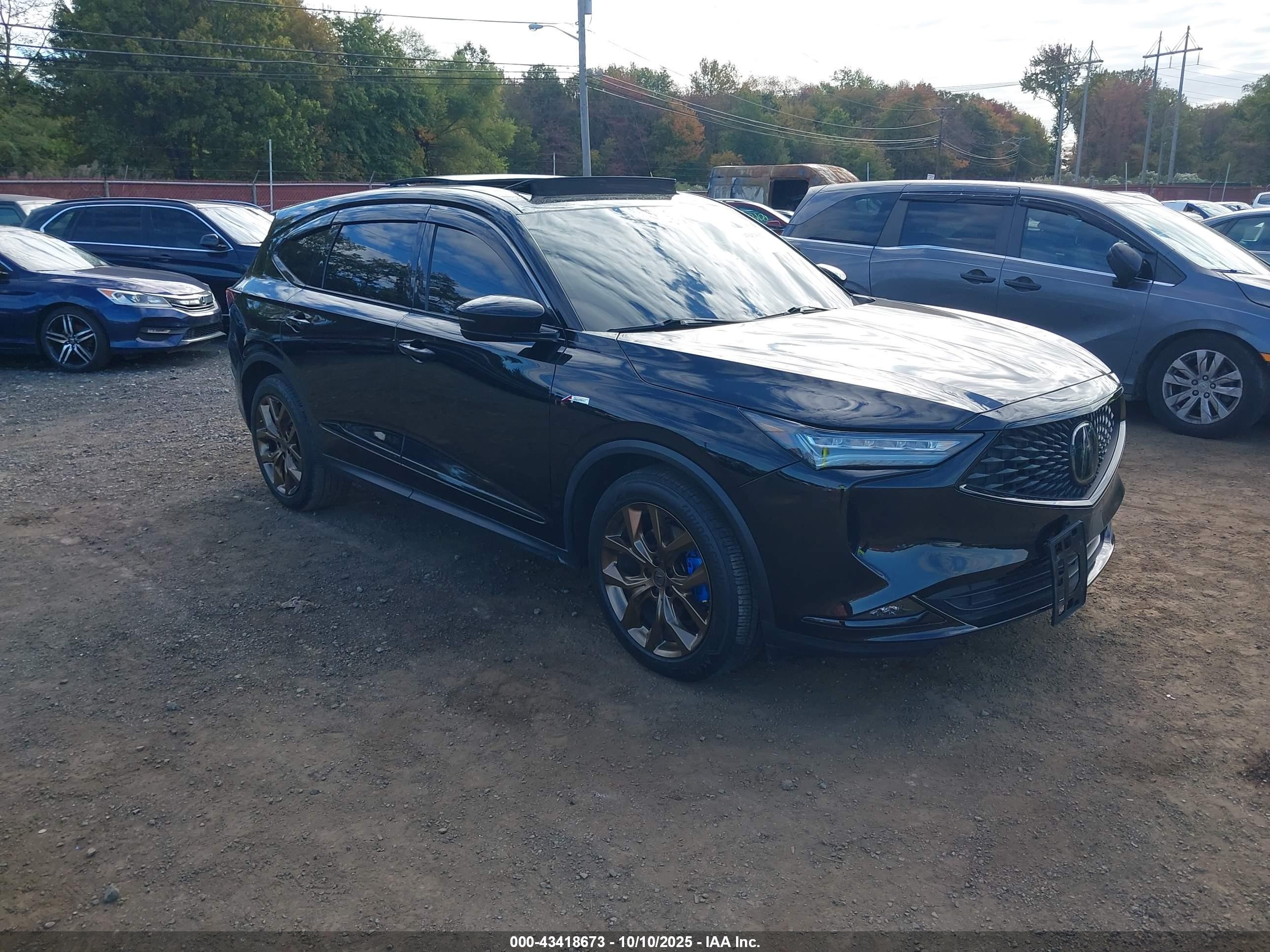 2022 Acura MDX w/A-Spec Package, VIN 5J8YE1H08NL022429 — Пожар в салоне