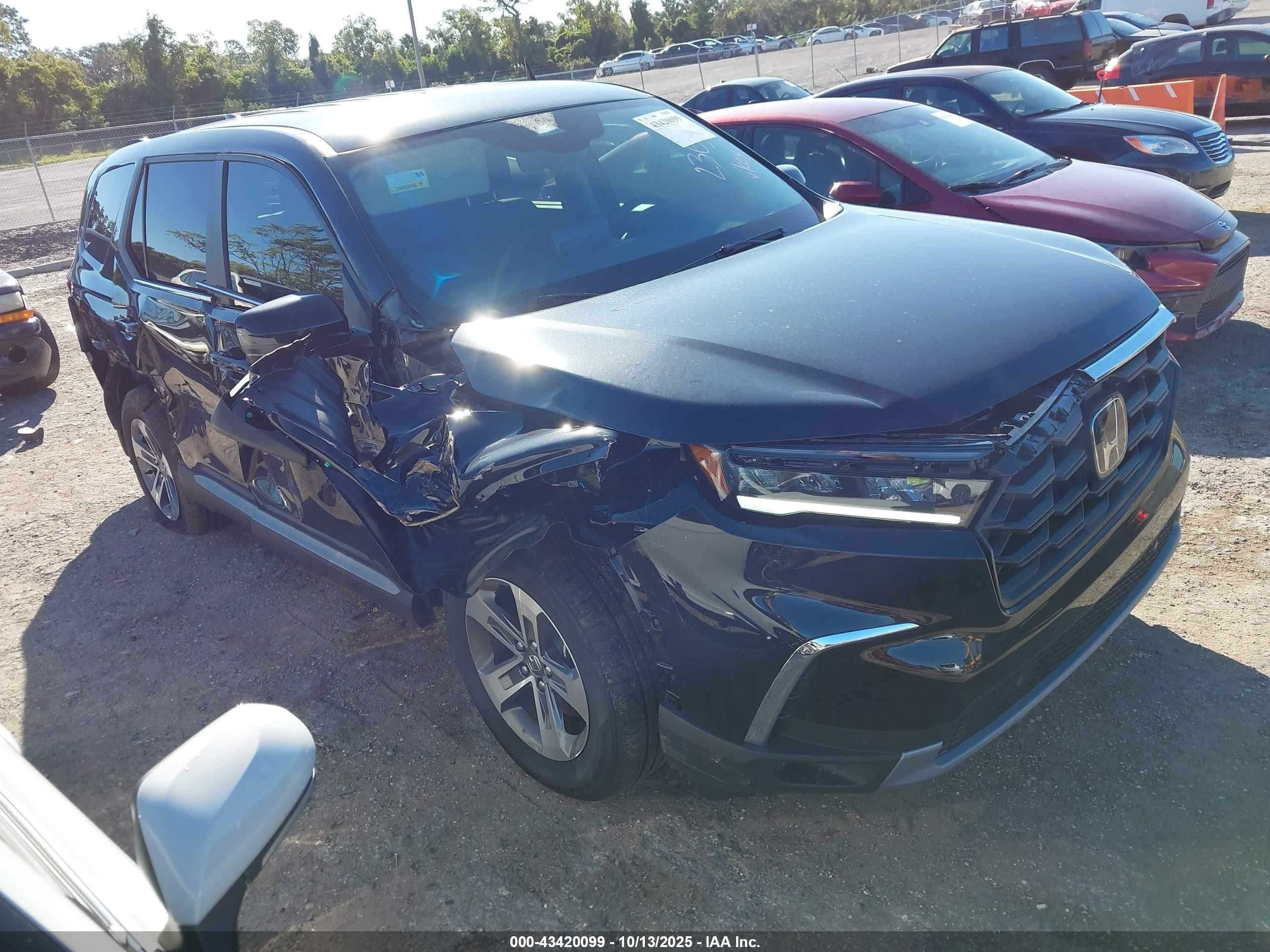 2025 Honda Pilot EX-L, VIN 5FNYG1H40SB143949 — Side