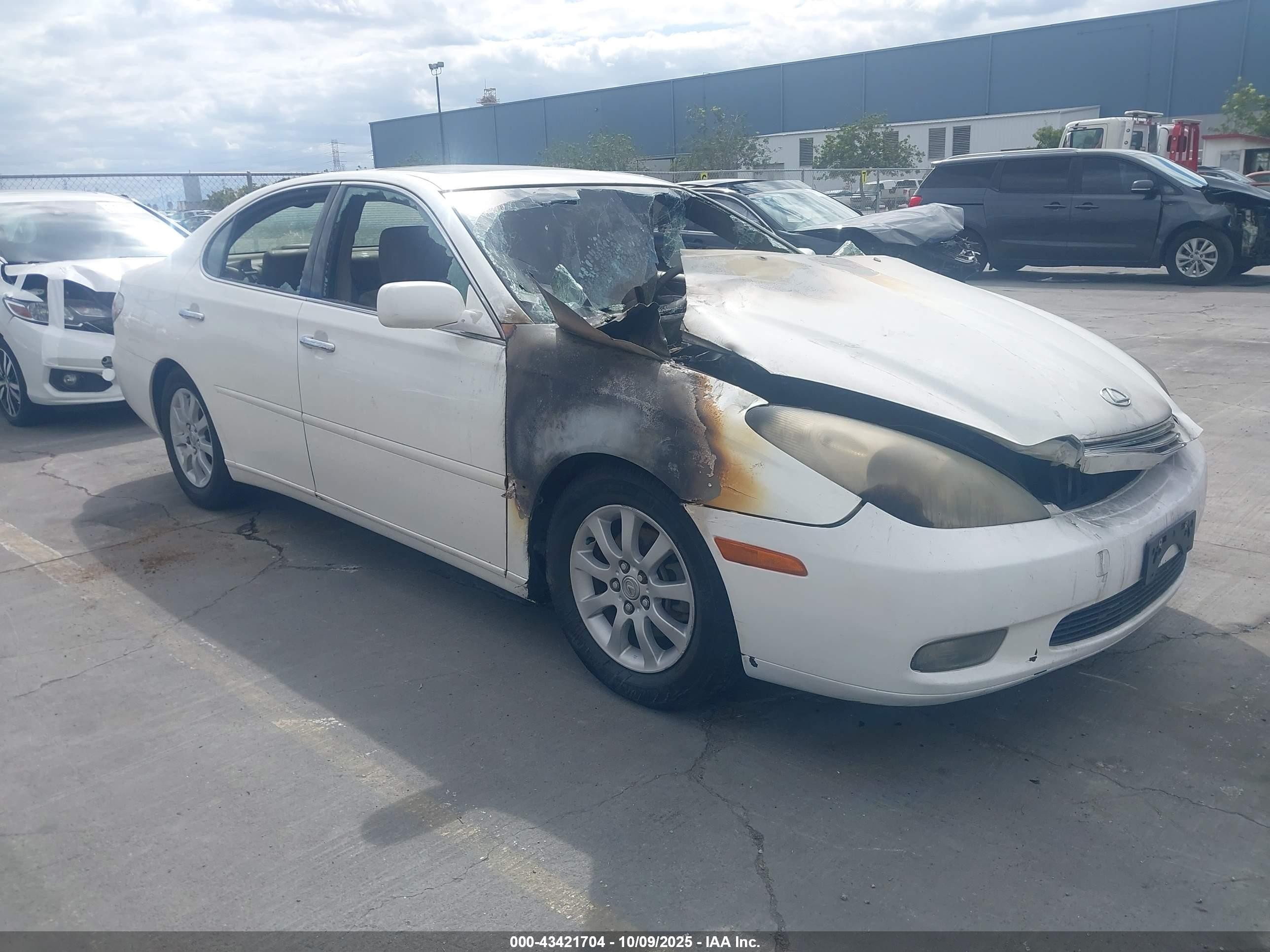 2003 Lexus ES 300, VIN JTHBF30GX36005776 — Interior fire