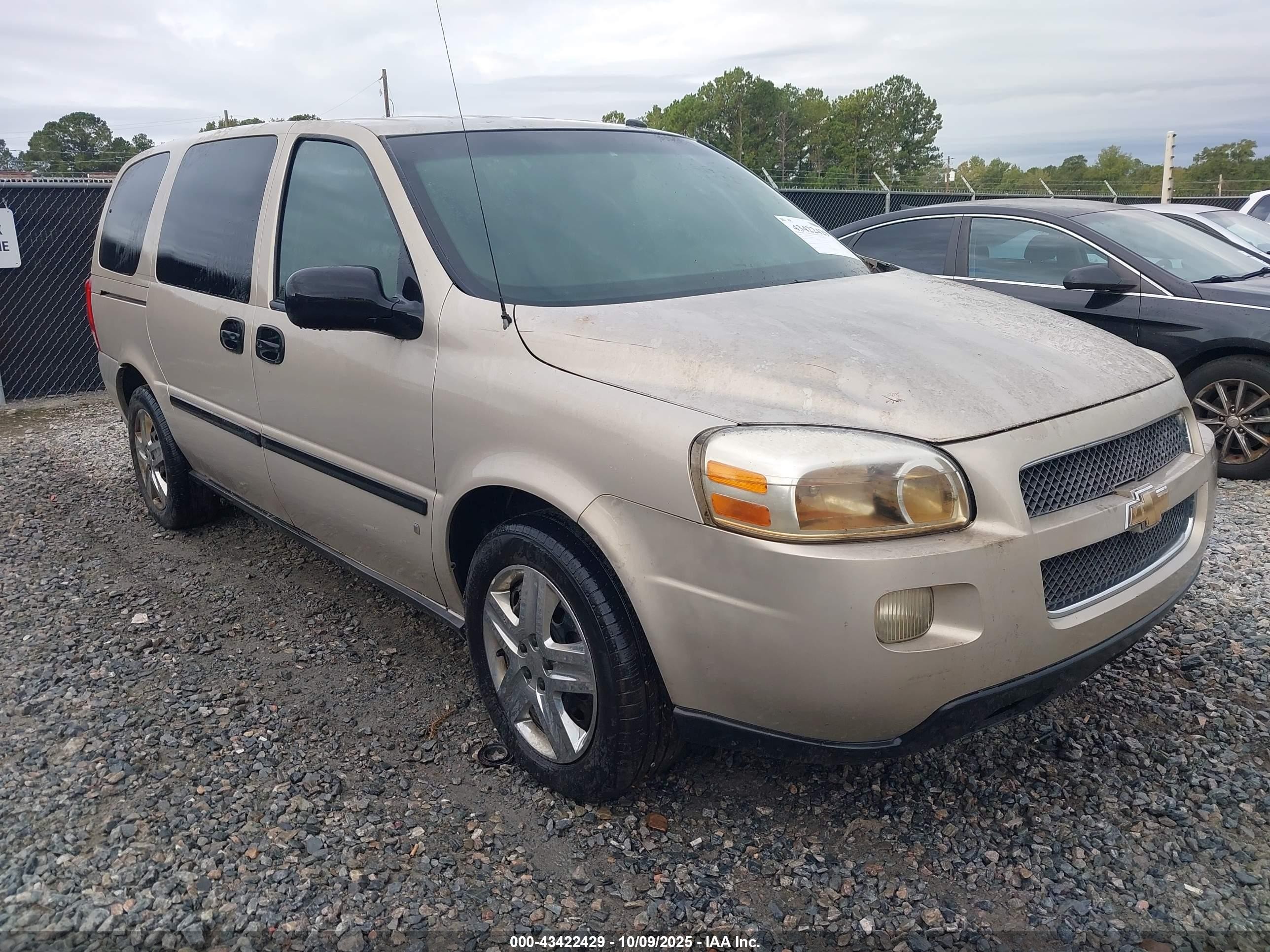 2007 Chevrolet Uplander LS Fleet, VIN 1GNDV23147D163053 — Side