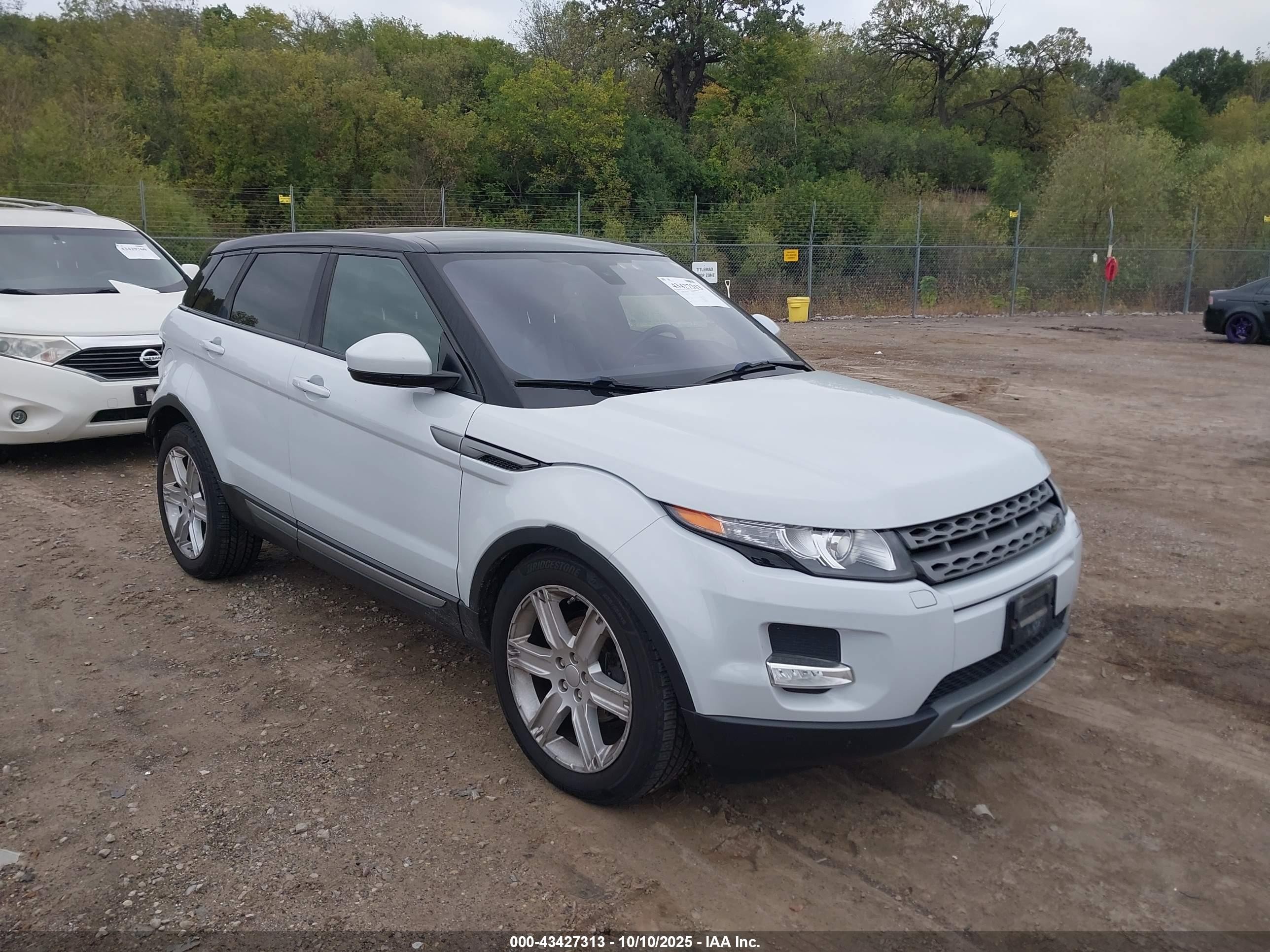 2015 Land Rover Range Rover Evoque Pure Plus, VIN SALVP2BG3FH075558 — Rear end