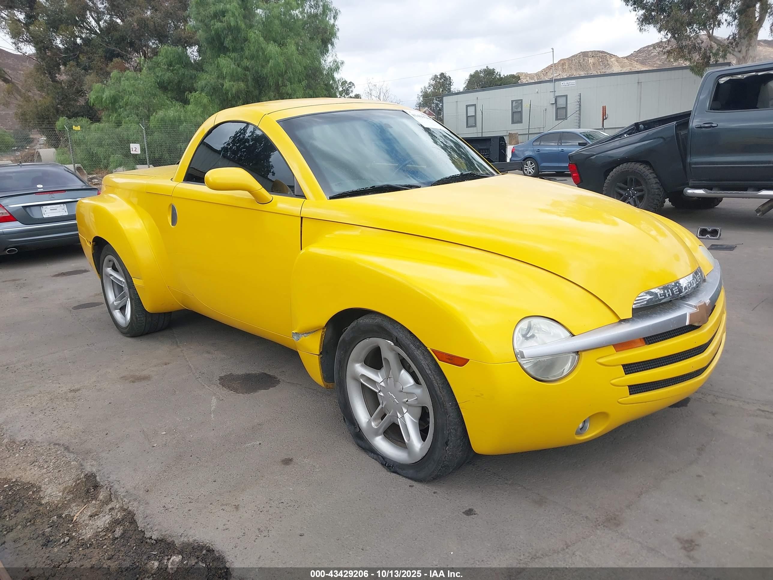 2004 Chevrolet SSR LS, VIN 1GCES14P84B111967 — Auction photo