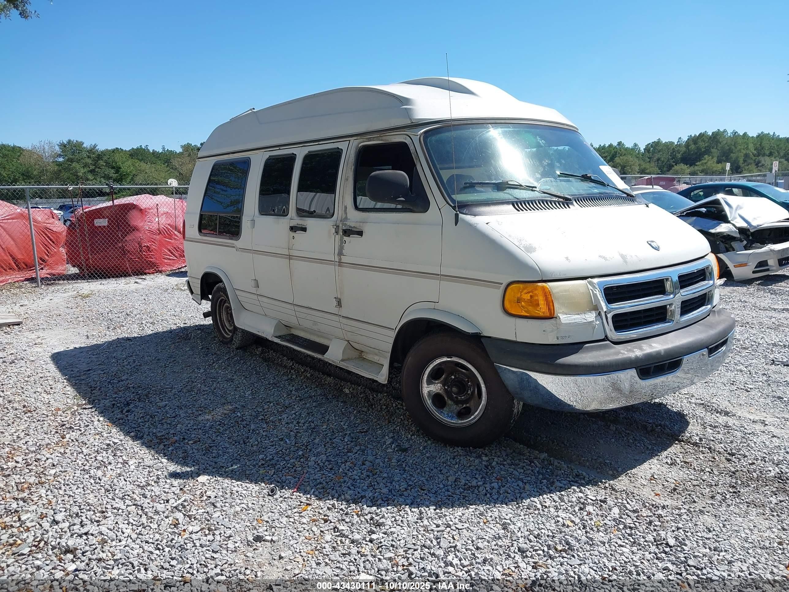 1998 Dodge Cargo Conversion, VIN 2B6HB11Y7WK106173 — Rear end