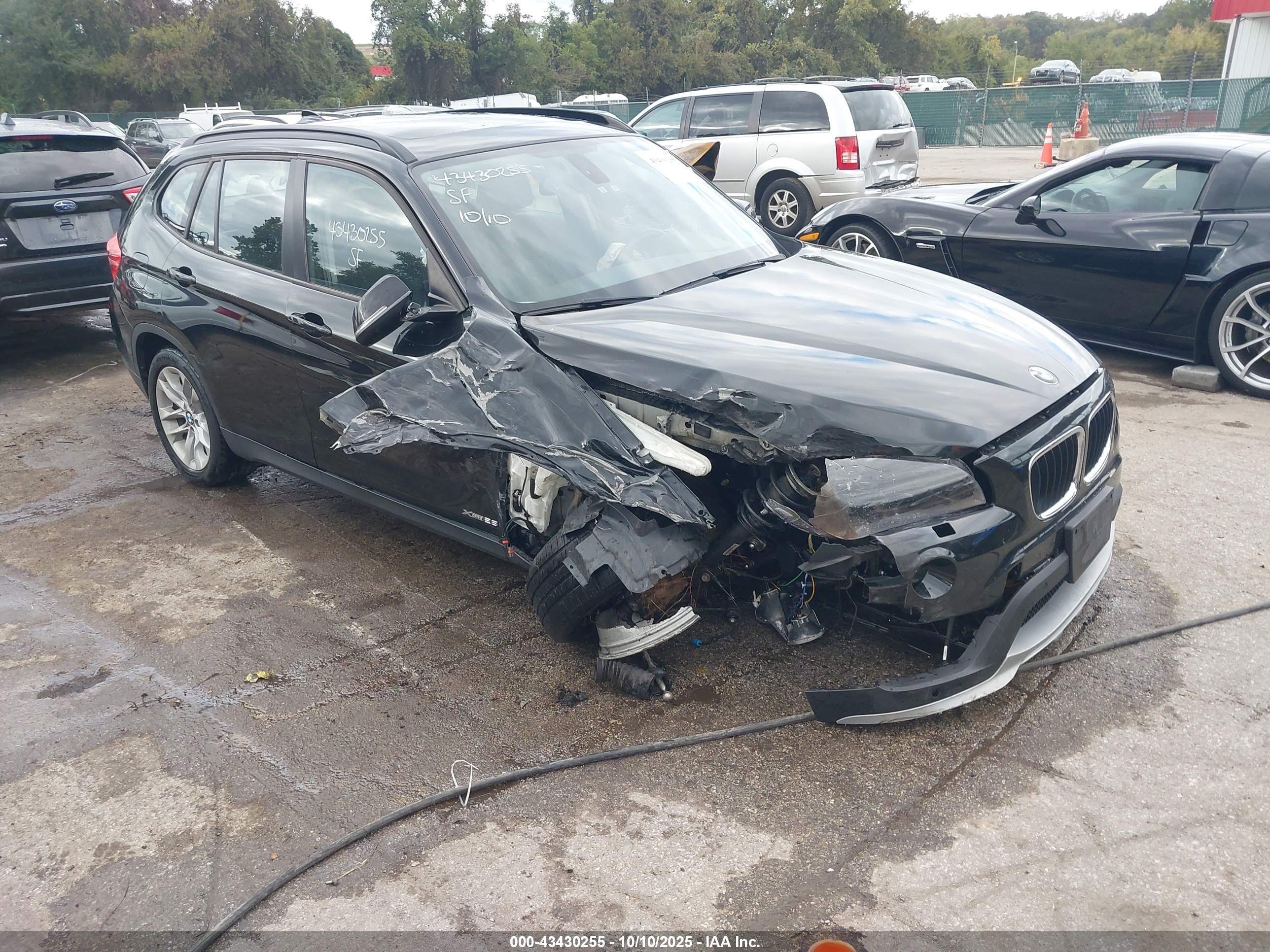 2015 BMW X1 xDrive28i, VIN WBAVL1C57FVY37816 — Front end