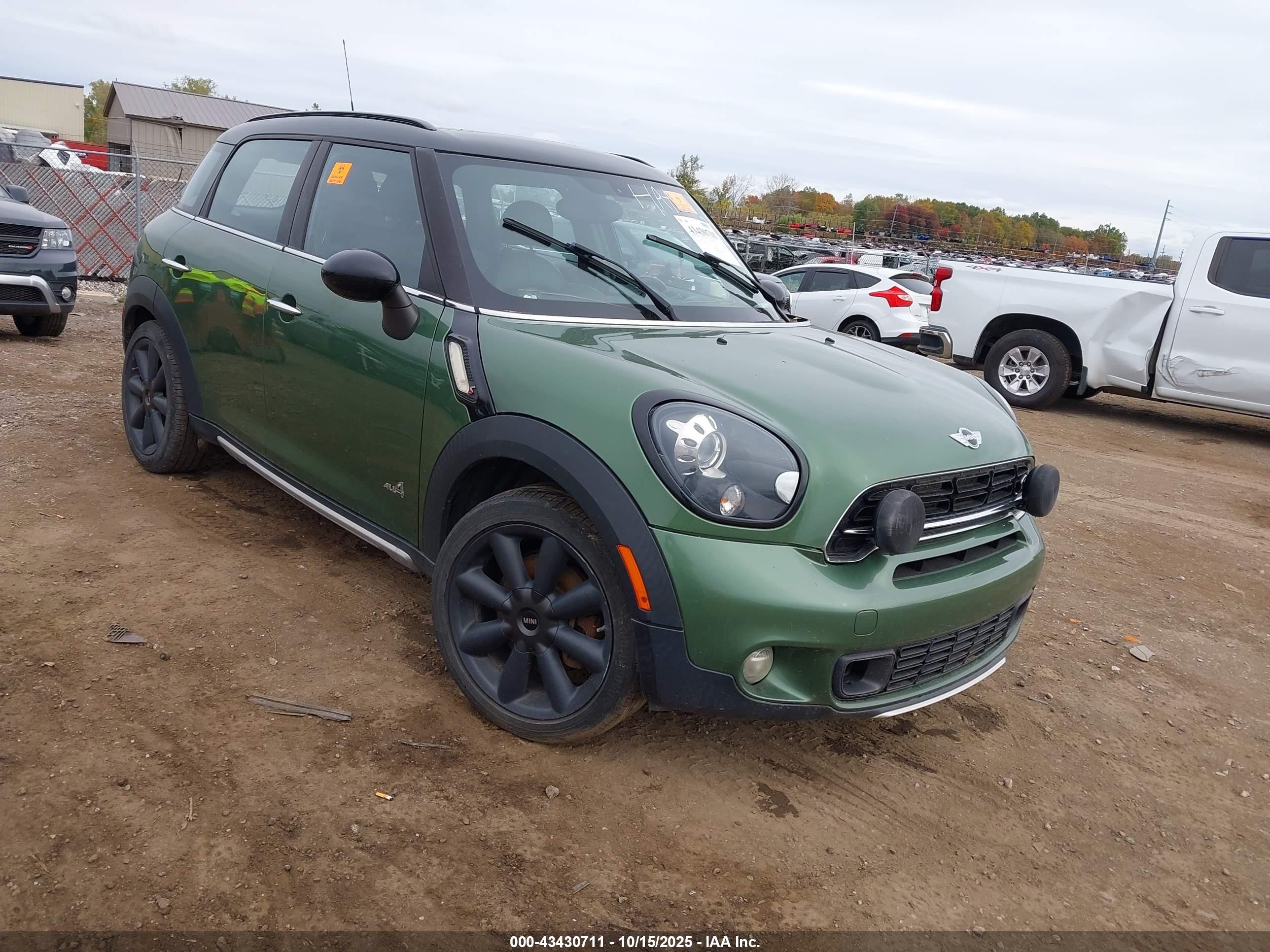 2015 MINI Countryman S, VIN WMWZC5C58FWP44709 — Biohazard / chemical