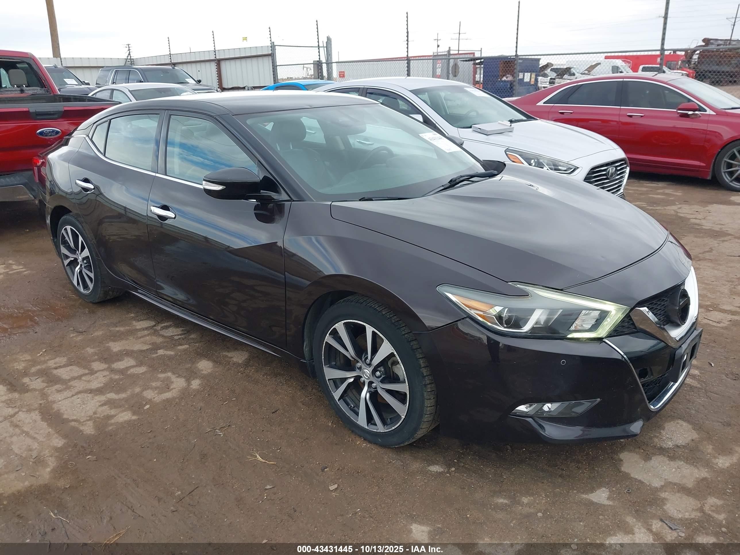 2016 Nissan Maxima SR, VIN 1N4AA6AP3GC407499 — Бок