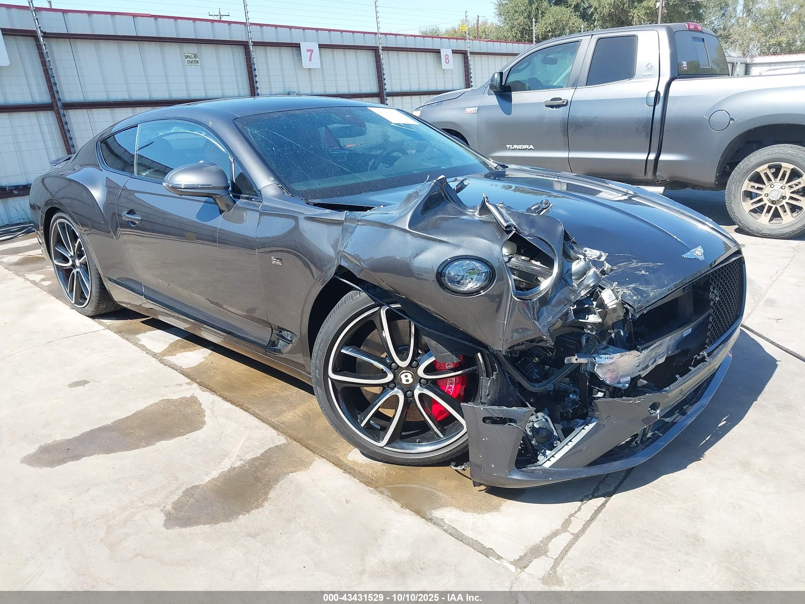 2020 Bentley Continental GT GT, VIN SCBCB2ZGXLC076608 — Front end