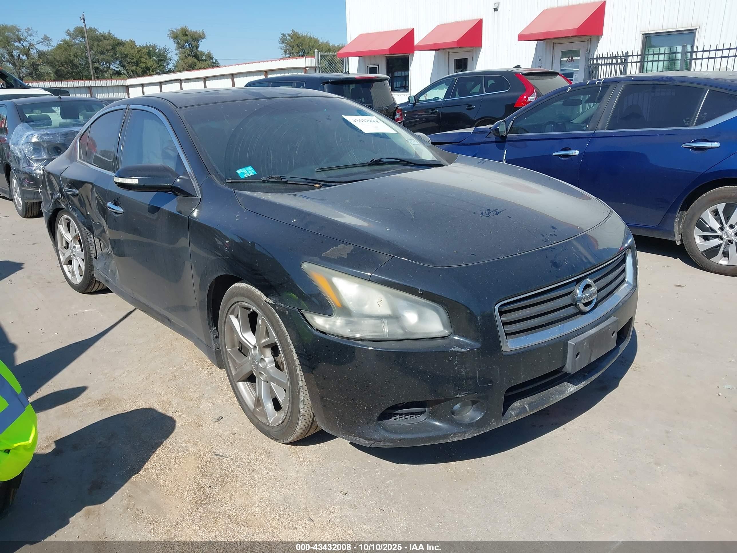 2012 Nissan Maxima S, VIN 1N4AA5AP4CC866190 — Бок