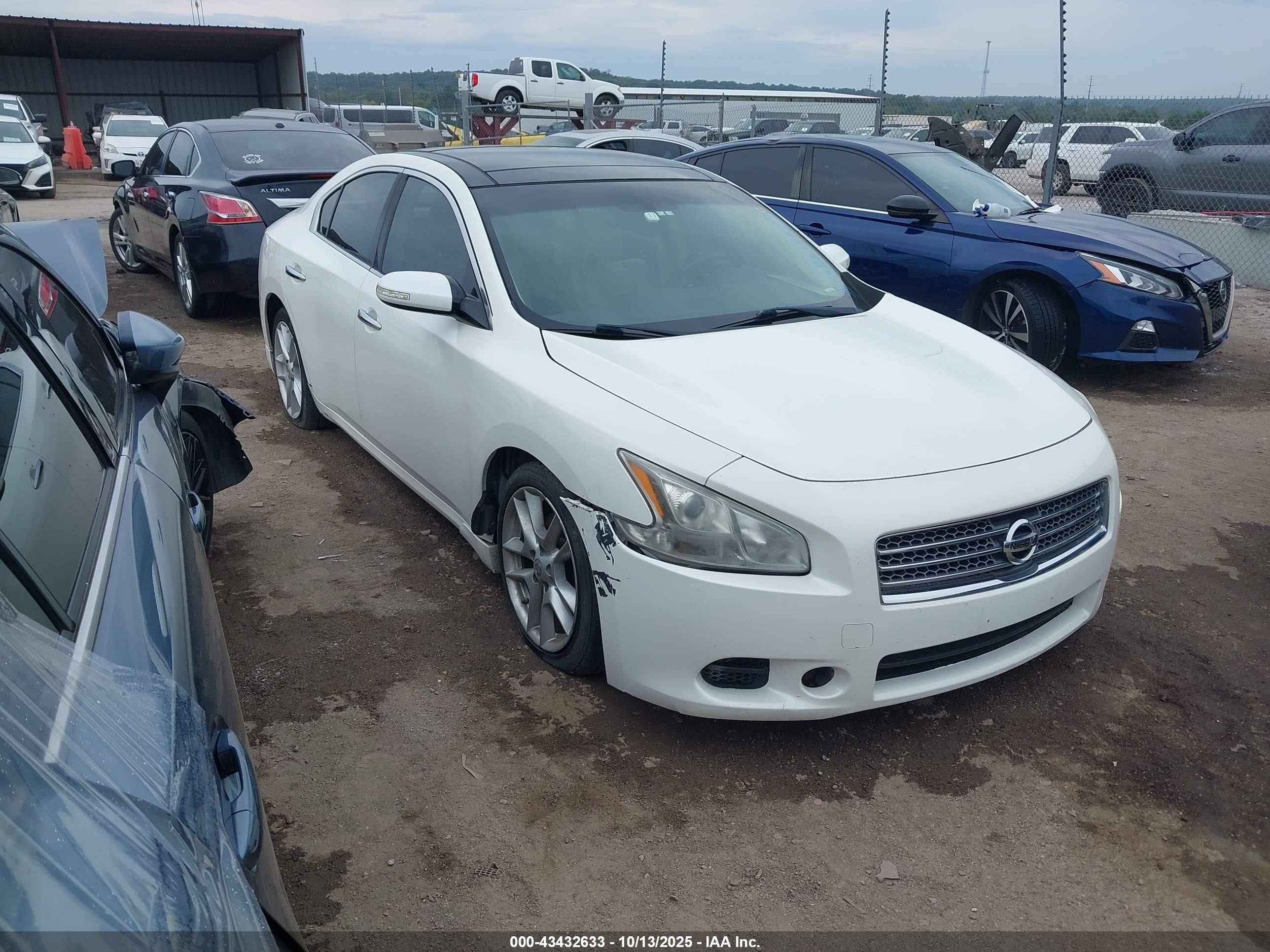 2011 Nissan Maxima SV, VIN 1N4AA5AP6BC827759 — Перед