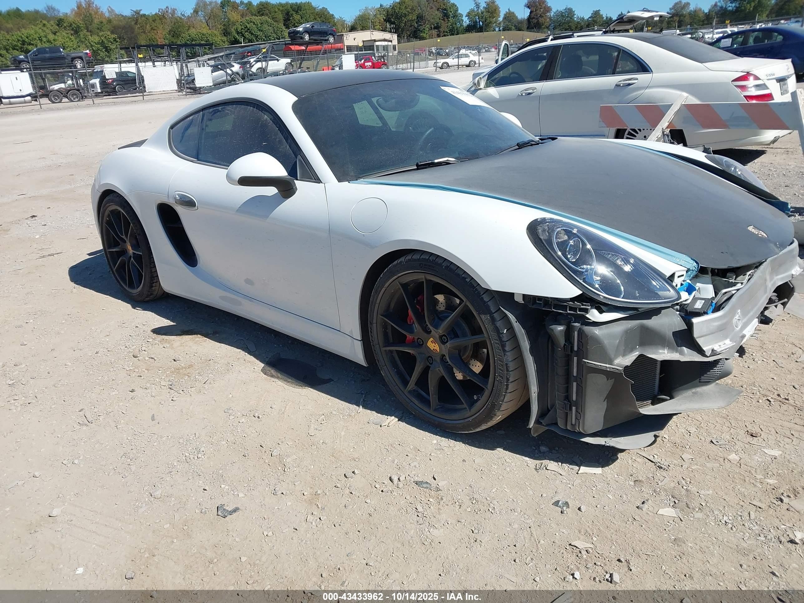 2015 Porsche Cayman S, VIN WP0AB2A88FK184339 — Front end
