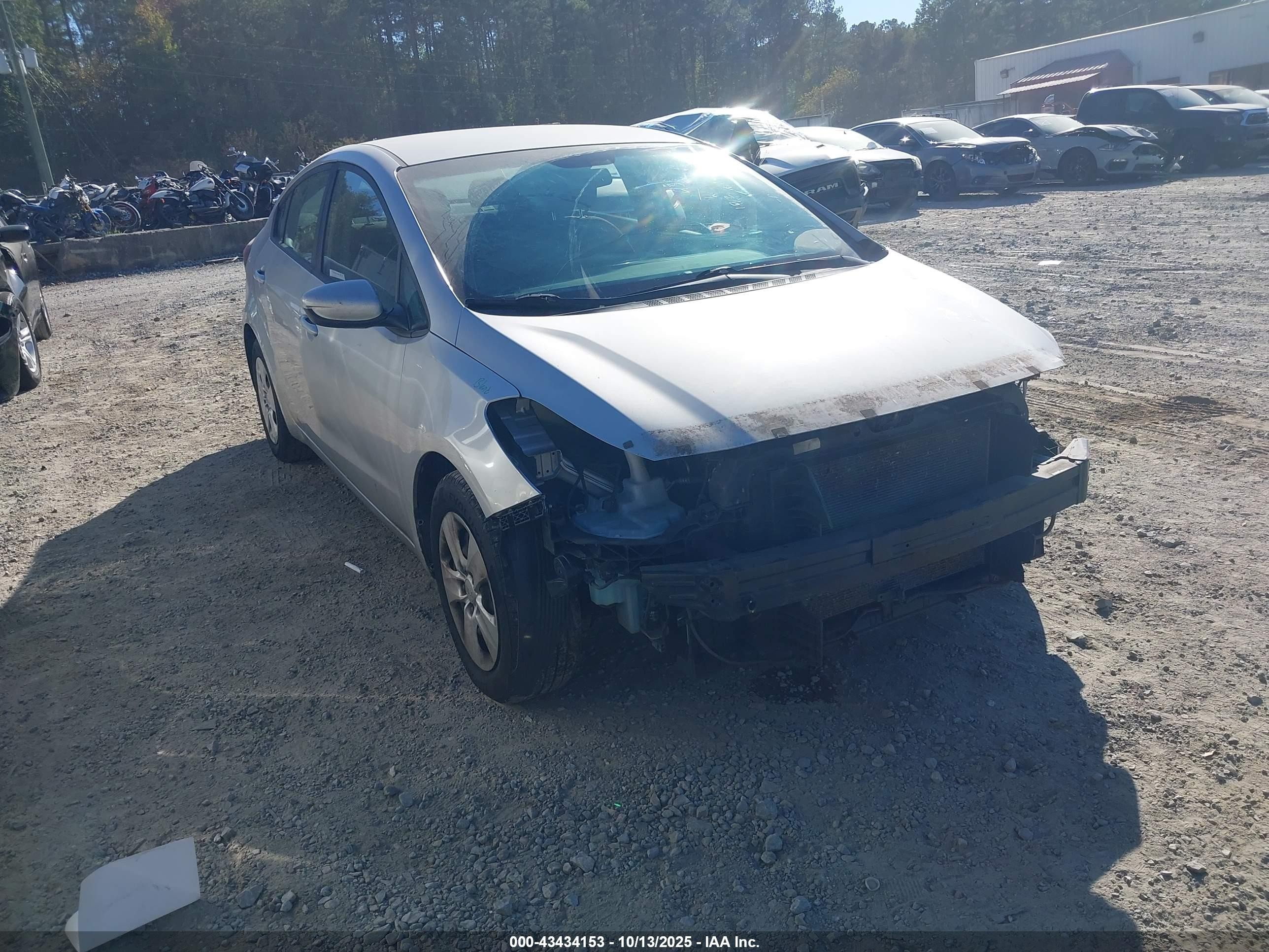 2017 Kia Forte LX, VIN 3KPFK4A77HE089978 — Front end
