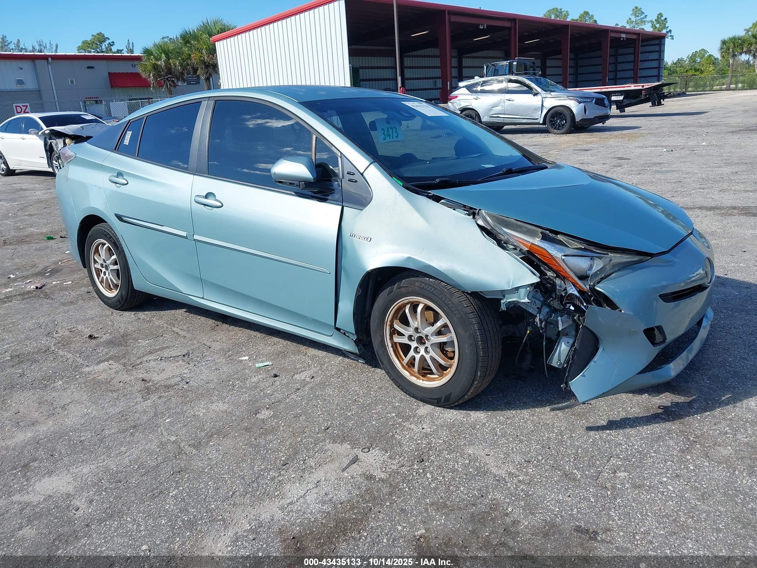 2017 Toyota Prius Two Eco, VIN JTDKARFU6H3033664 — Front end