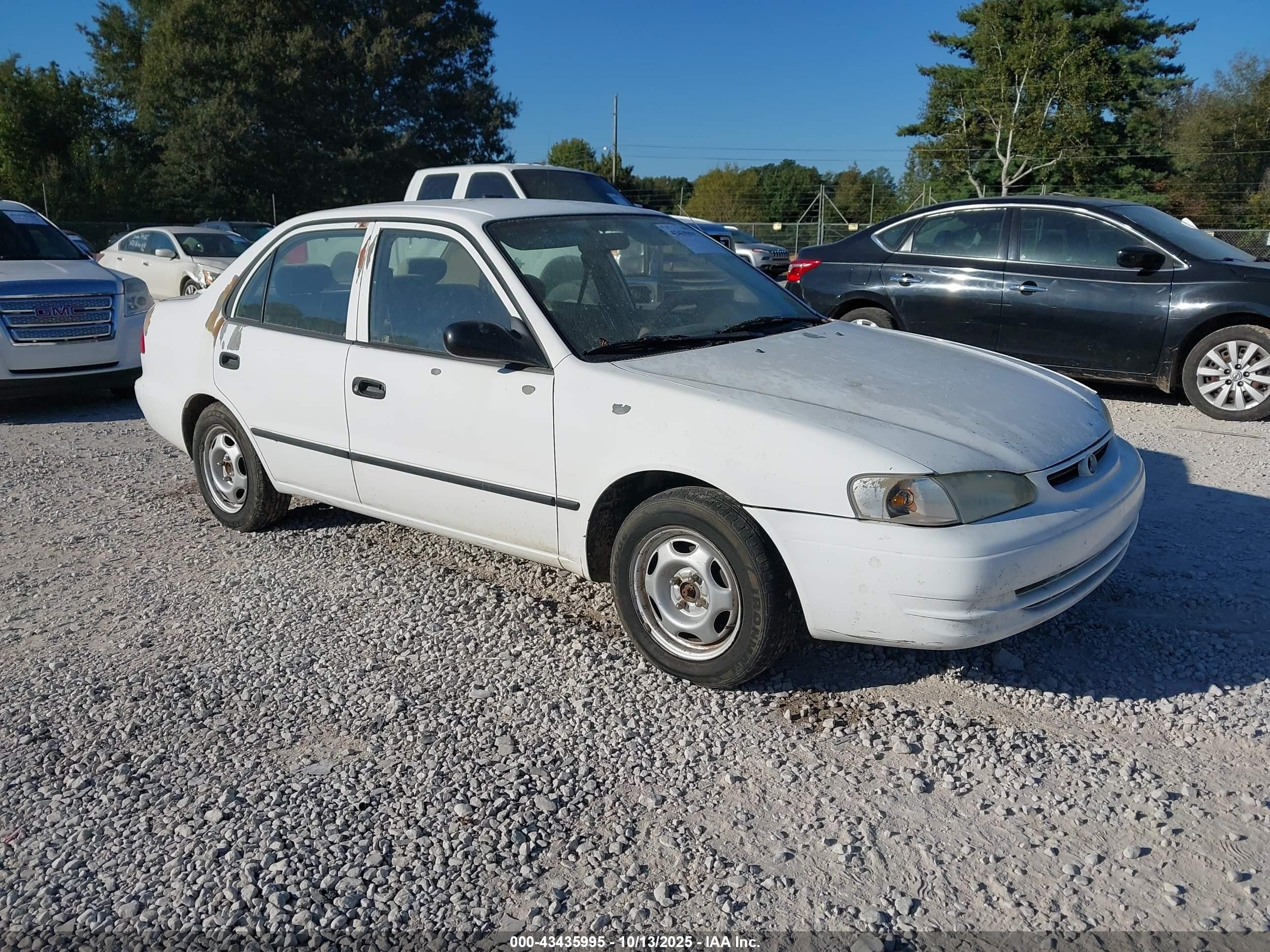 1998 Toyota Corolla VE, VIN 1NXBR12E6WZ136384 — Front end