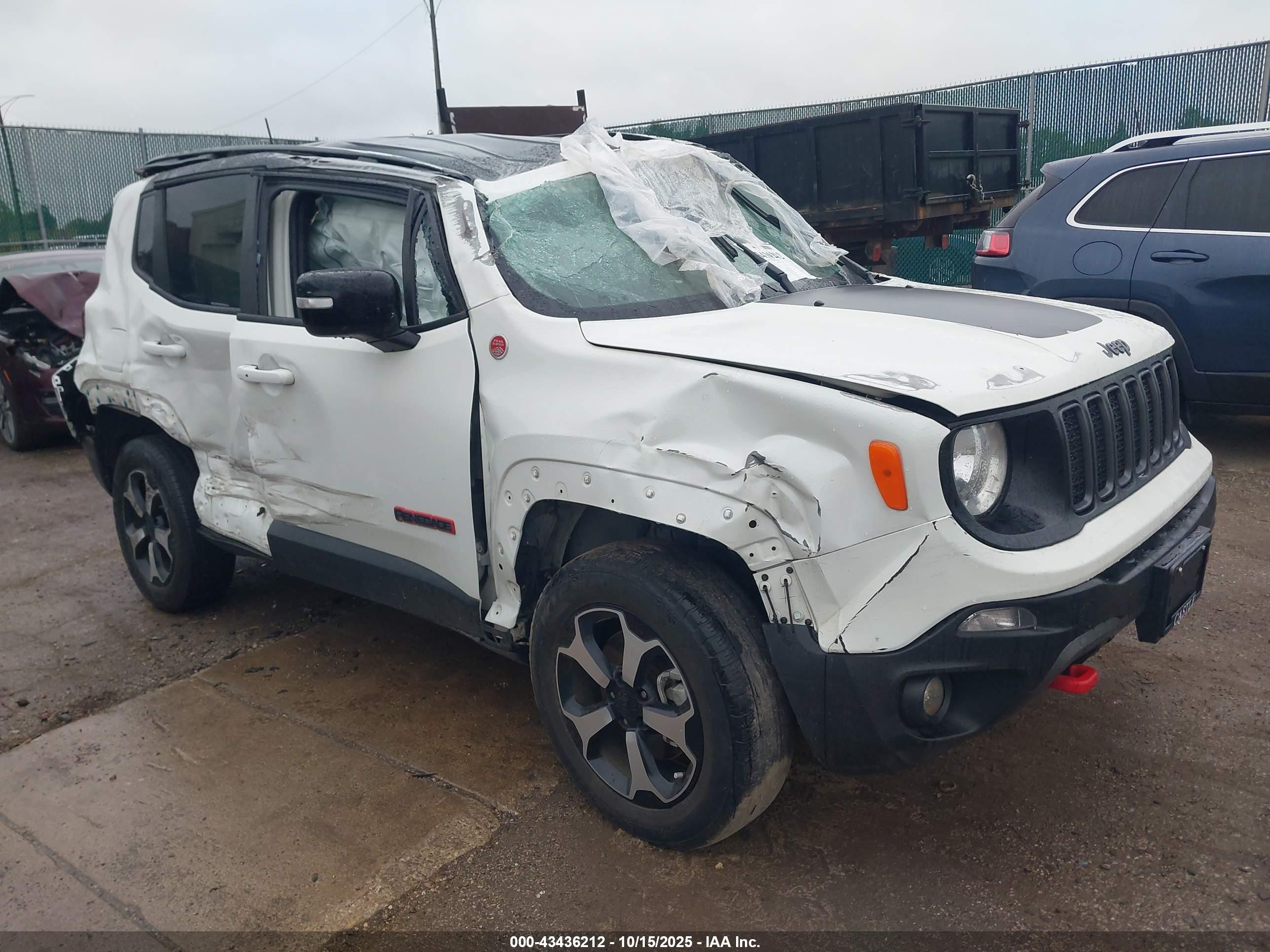 2022 Jeep Renegade Trailhawk, VIN ZACNJDC1XNPN69967 — Фото с аукциона