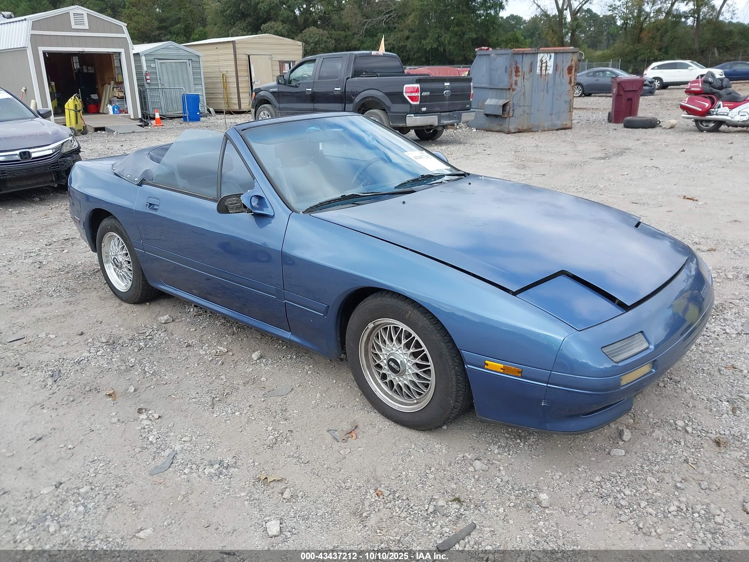 1990 Mazda RX-7, VIN JM1FC3521L0713068 — Normal wear