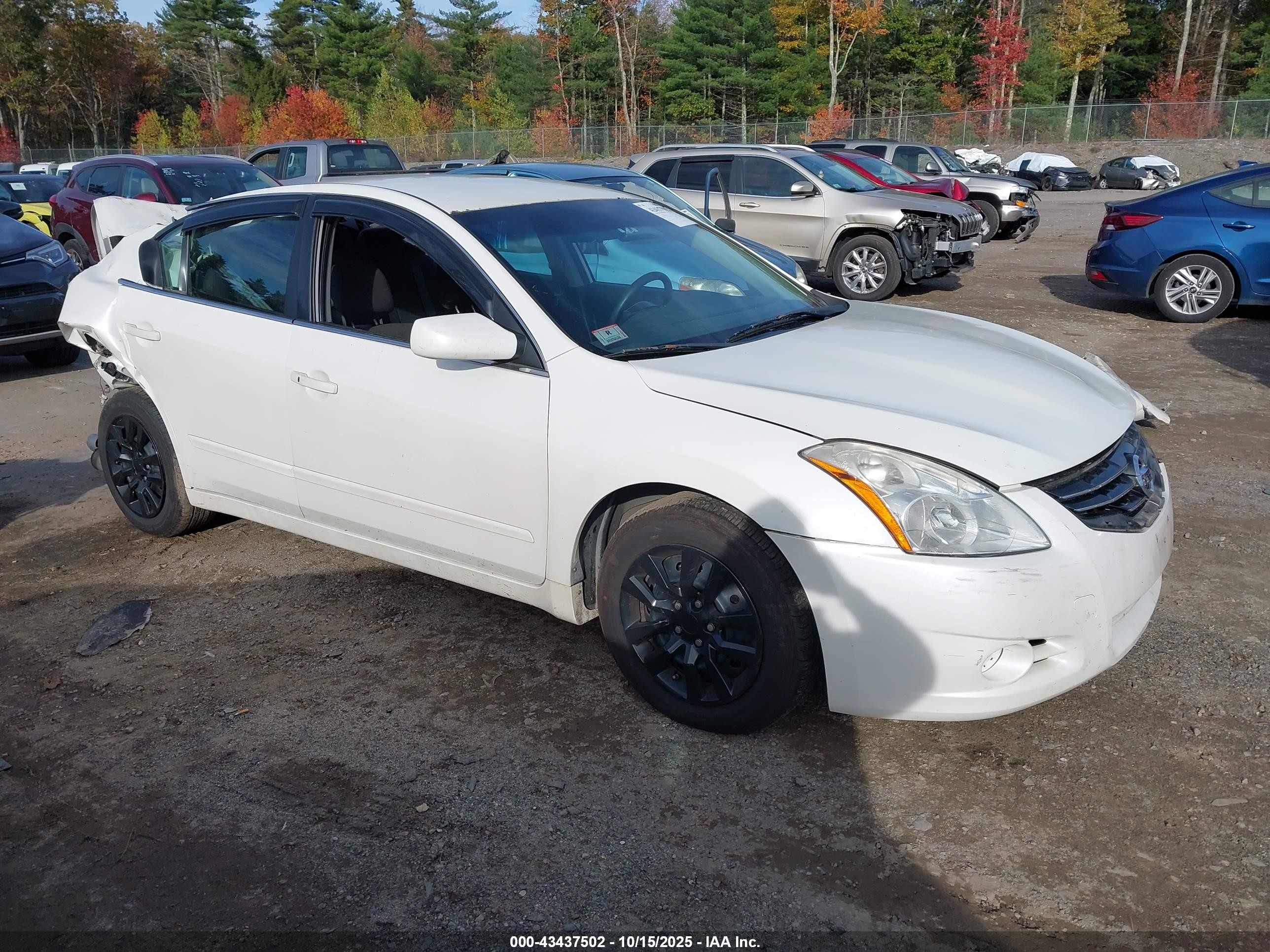 2011 Nissan Altima S, VIN 1N4AL2AP6BN423292 — Rear end