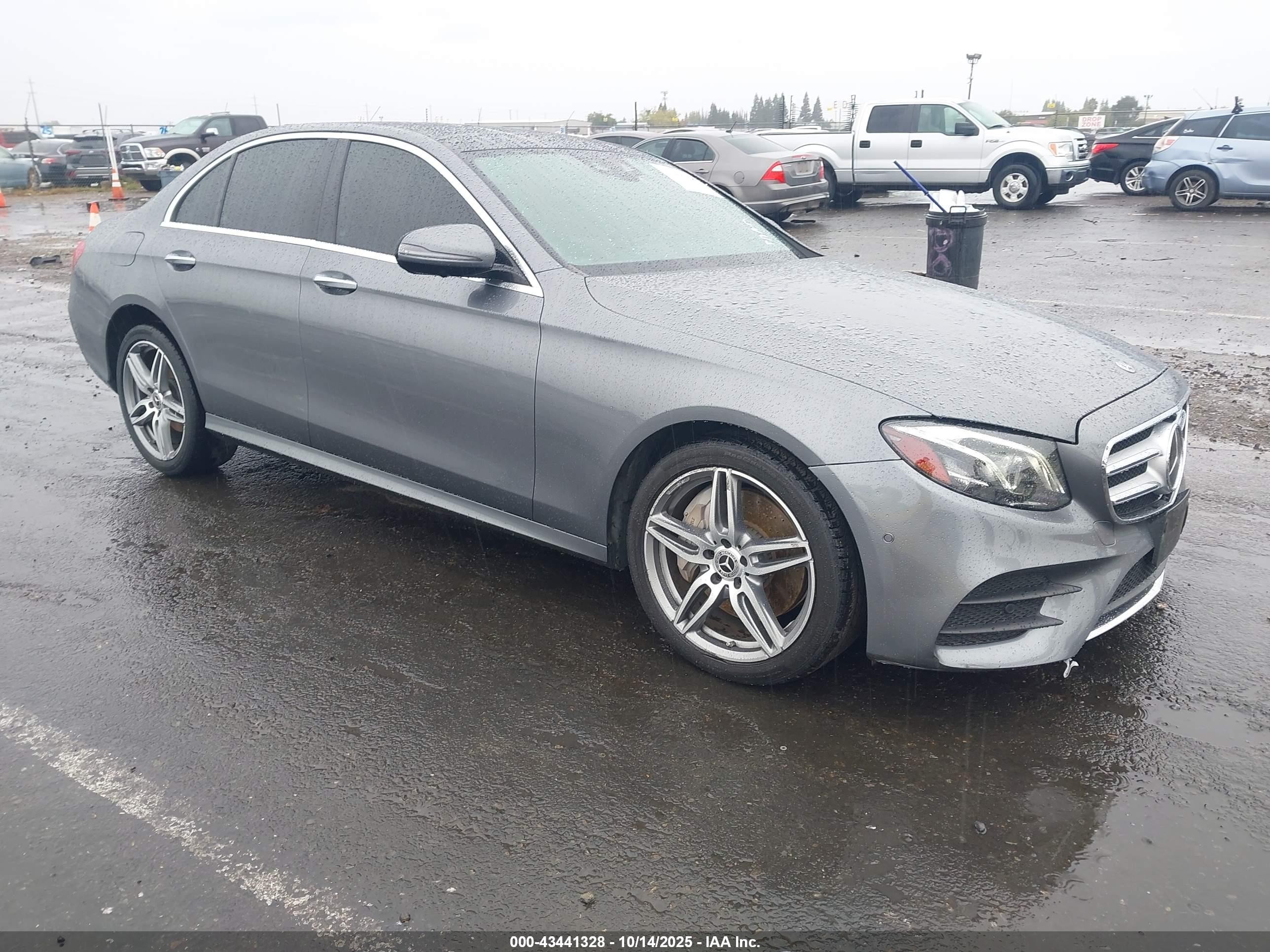 2017 Mercedes-Benz E 300 Luxury, VIN WDDZF4JB9HA225350 — Side