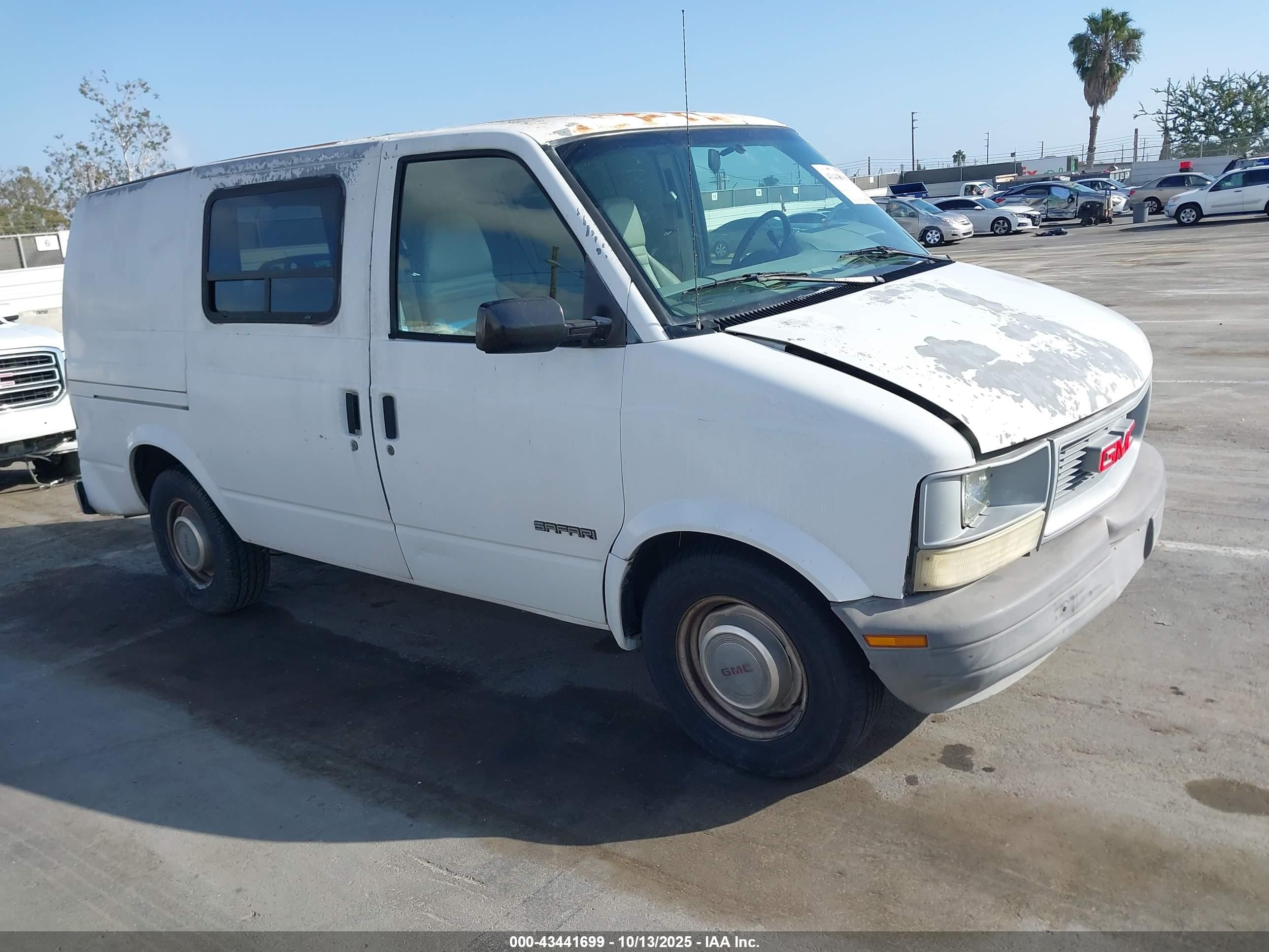 1995 GMC Safari Cargo, VIN 1GTDM19W3SB554160 — All over