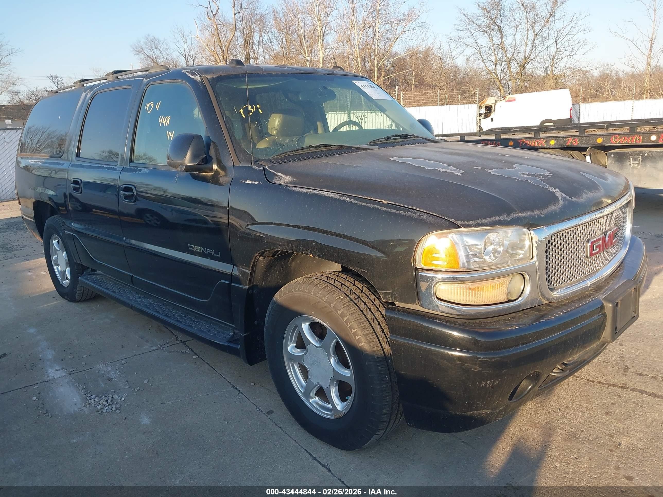 2005 GMC Yukon XL, VIN 1GKFK66U95J189142 — Normal wear