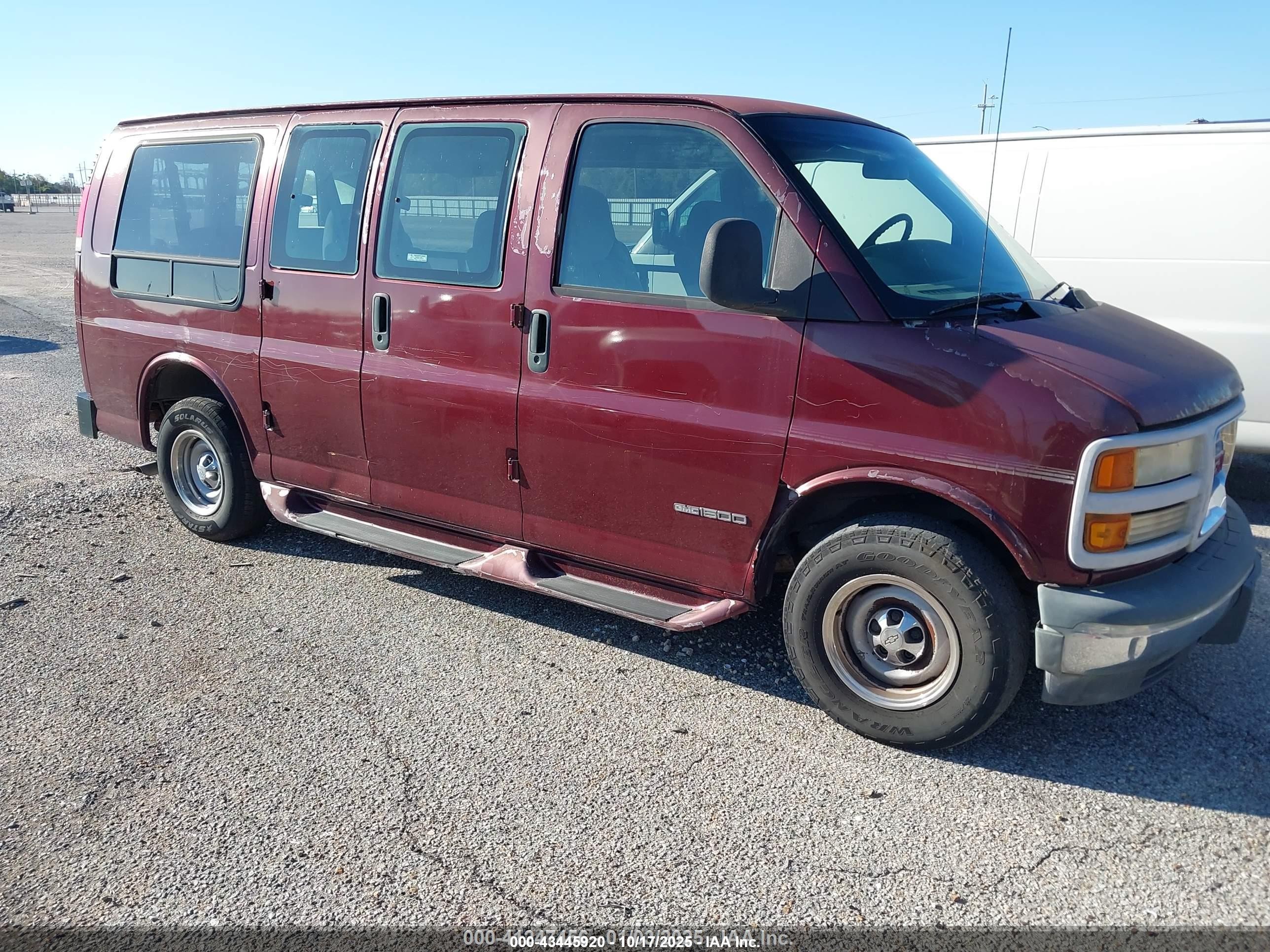 1999 GMC Savana Cargo YF7, VIN 1GDFG15M9X1098680 — Not stated