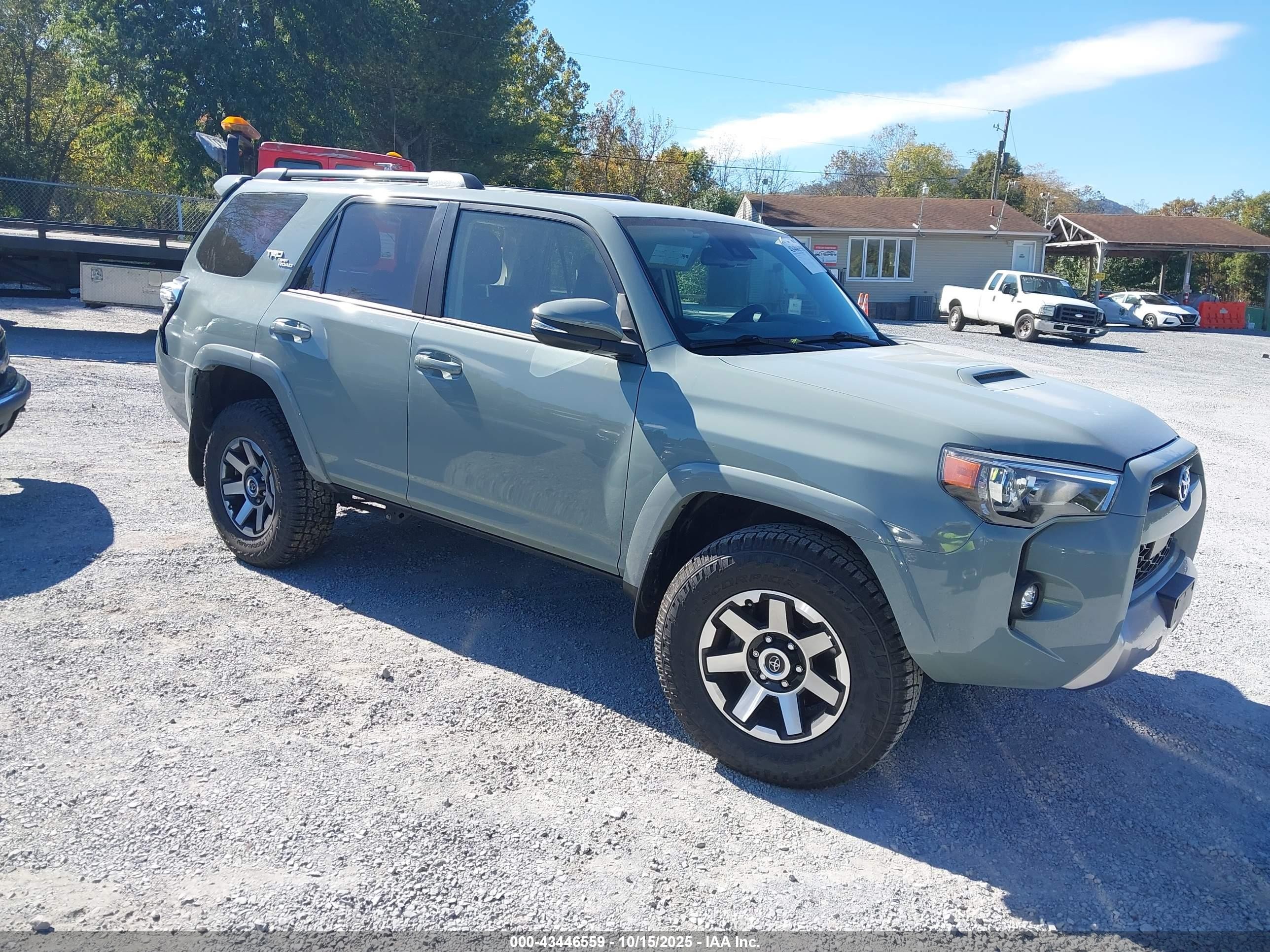 2023 Toyota 4Runner TRD Off Road Premium, VIN JTERU5JR0P6104738 — Rear end