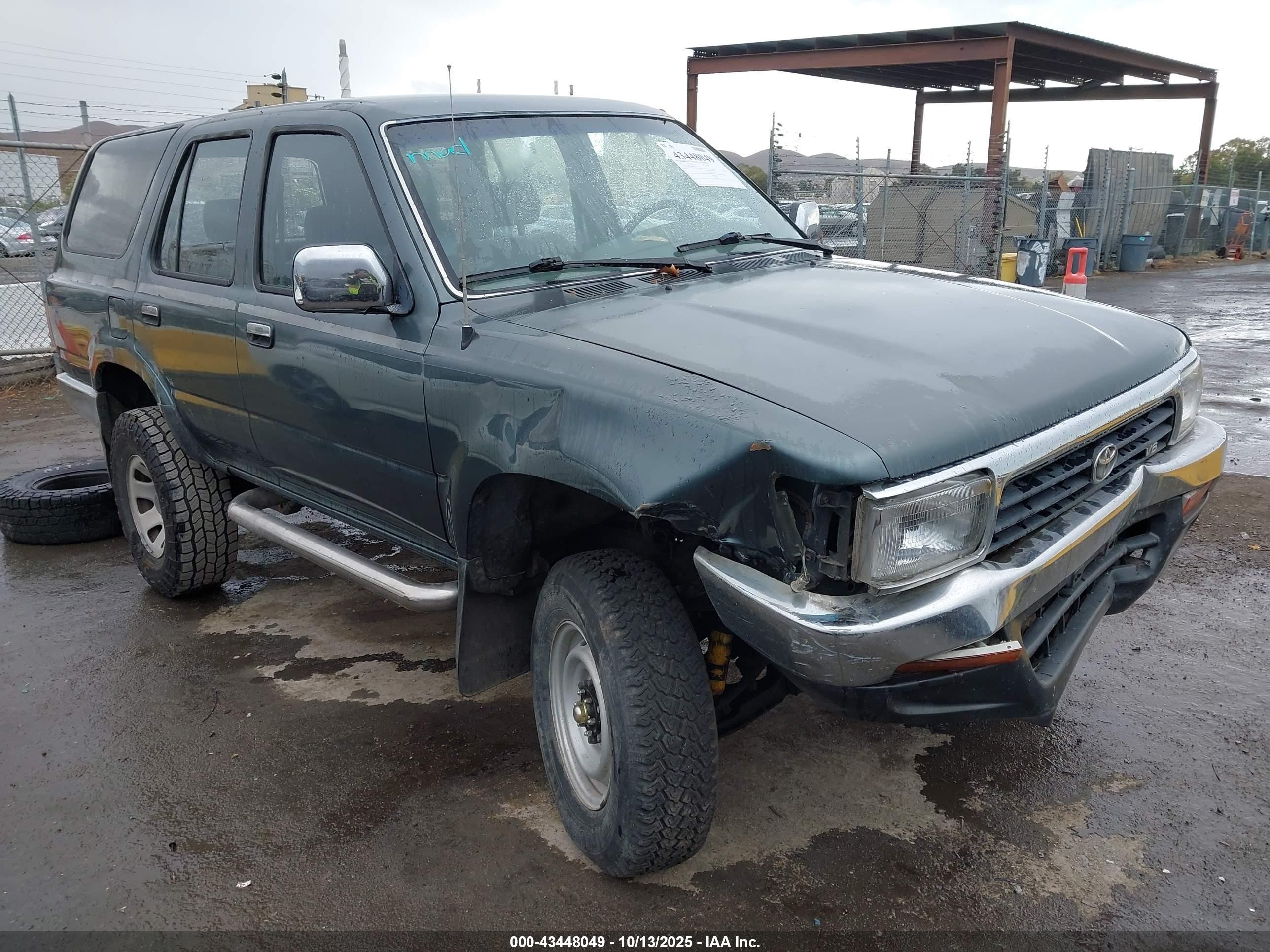1992 Toyota 4Runner, VIN JT3VN39W8N0083933 — Front end