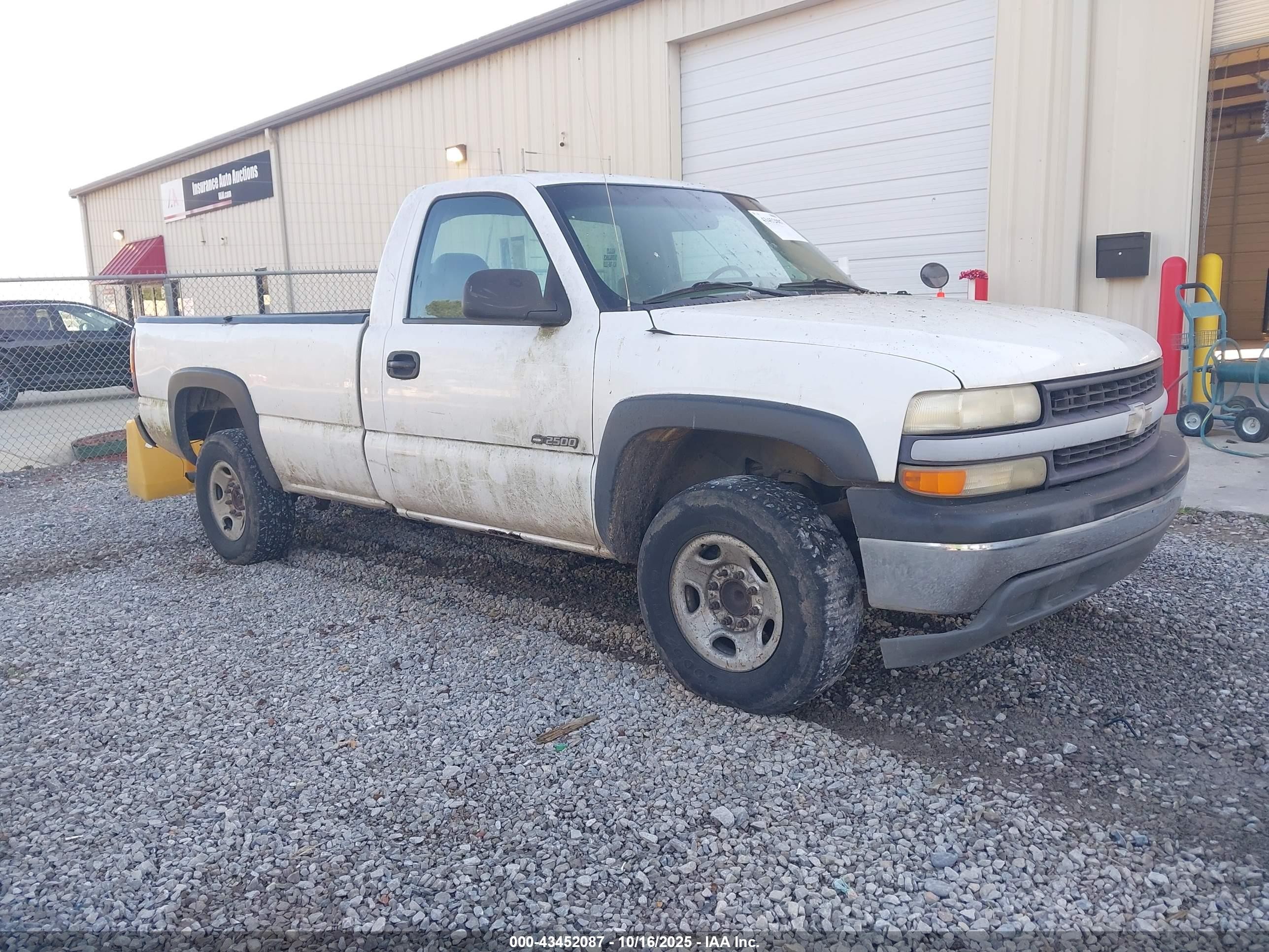 2001 Chevrolet Silverado 2500, VIN 1GCGC24U31Z132066 — Rear end