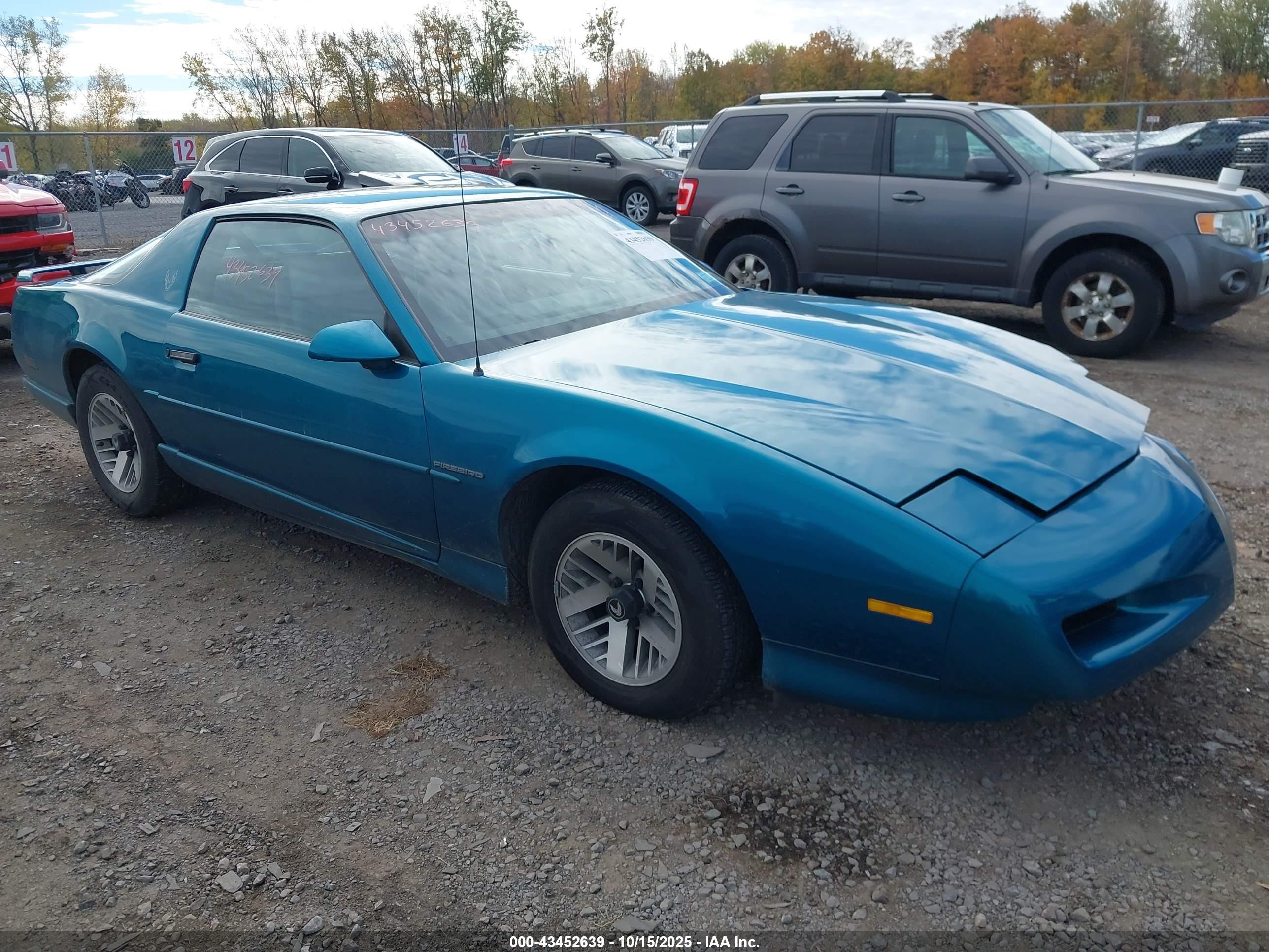 1992 Pontiac Firebird, VIN 1G2FS23E7NL226294 — Front end