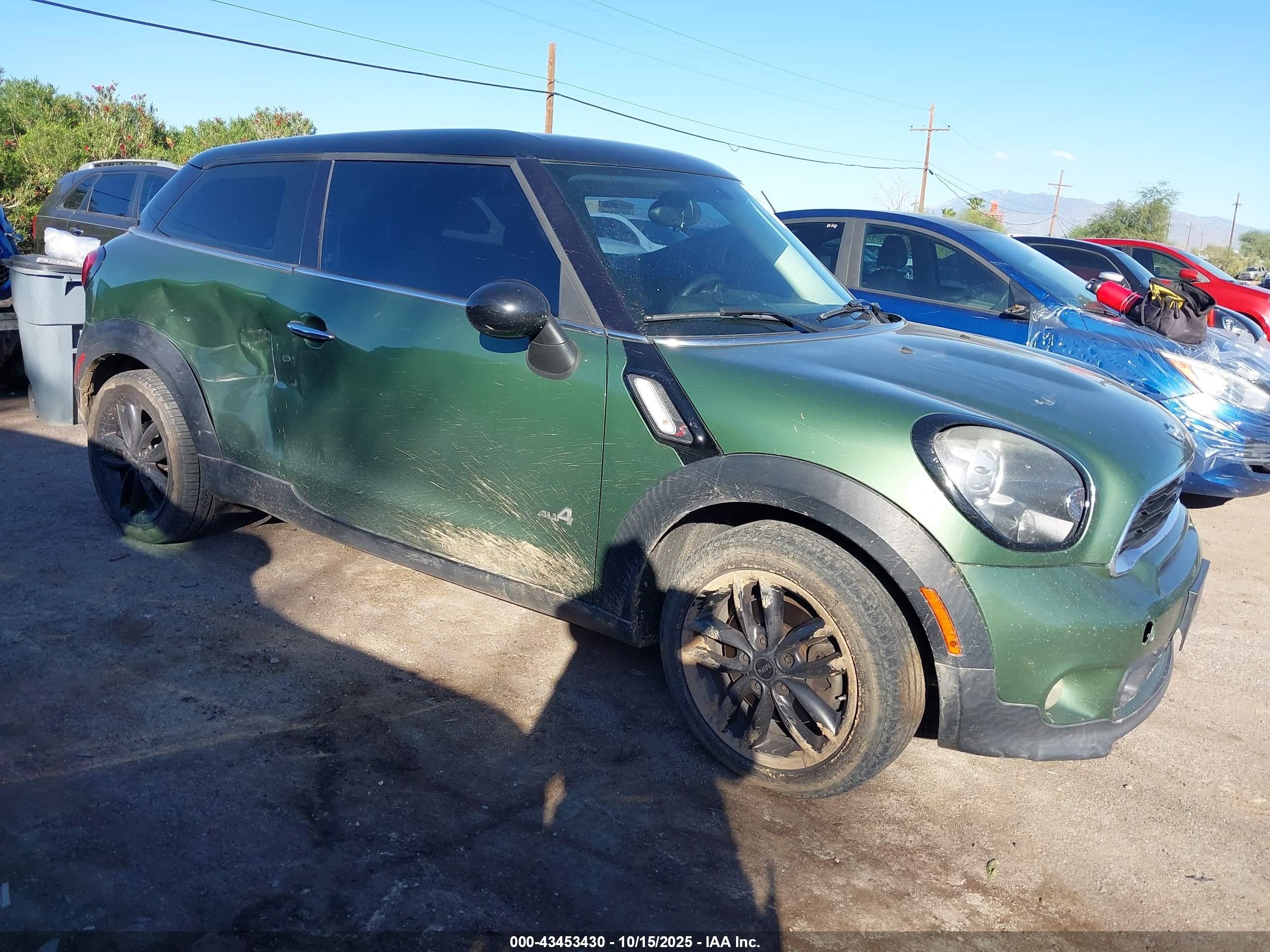 2015 MINI Paceman S, VIN WMWSS7C58FWS44615 — Side