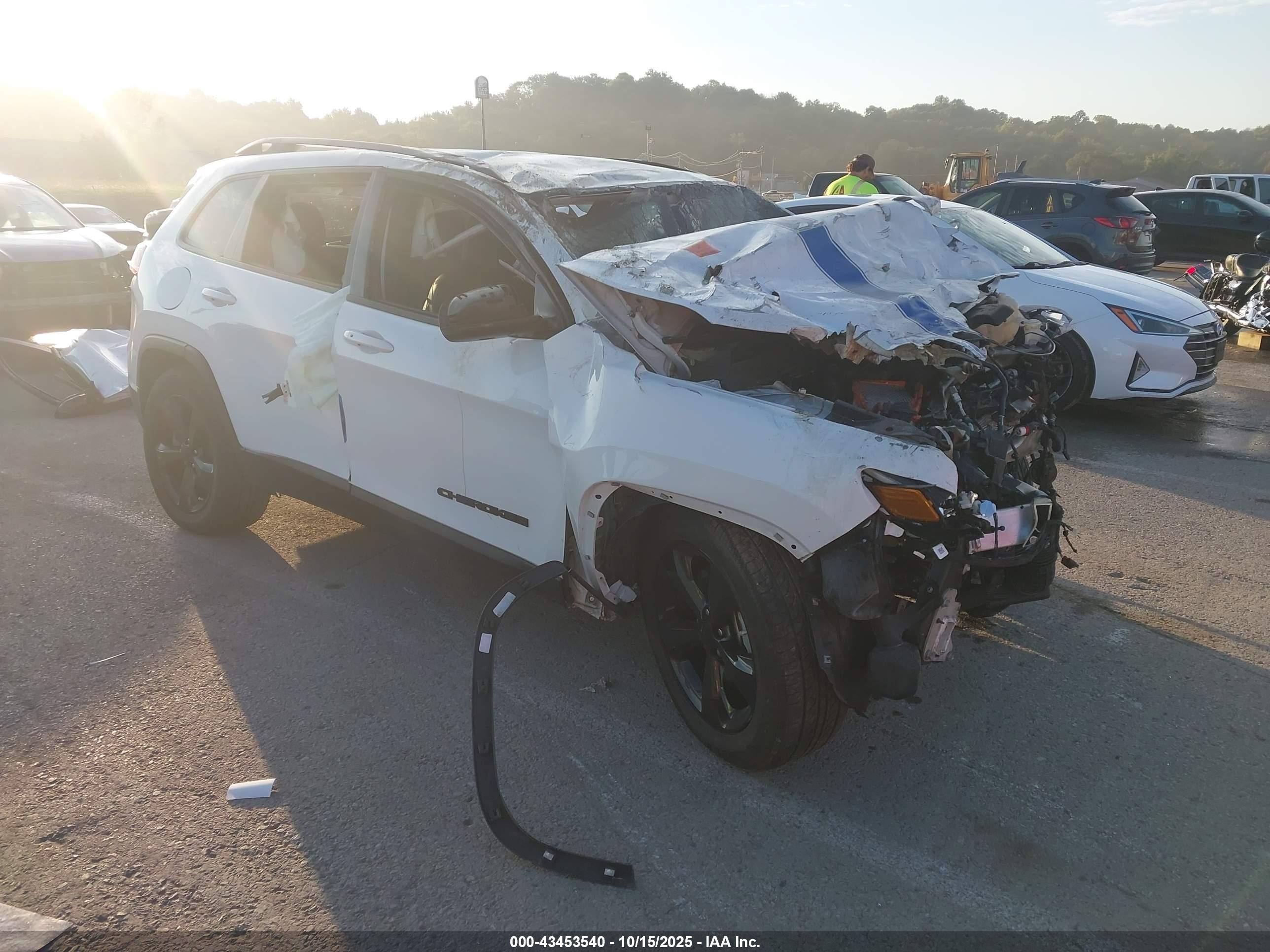 2019 Jeep Cherokee Latitude Plus, VIN 1C4PJMLXXKD413440 — Rollover