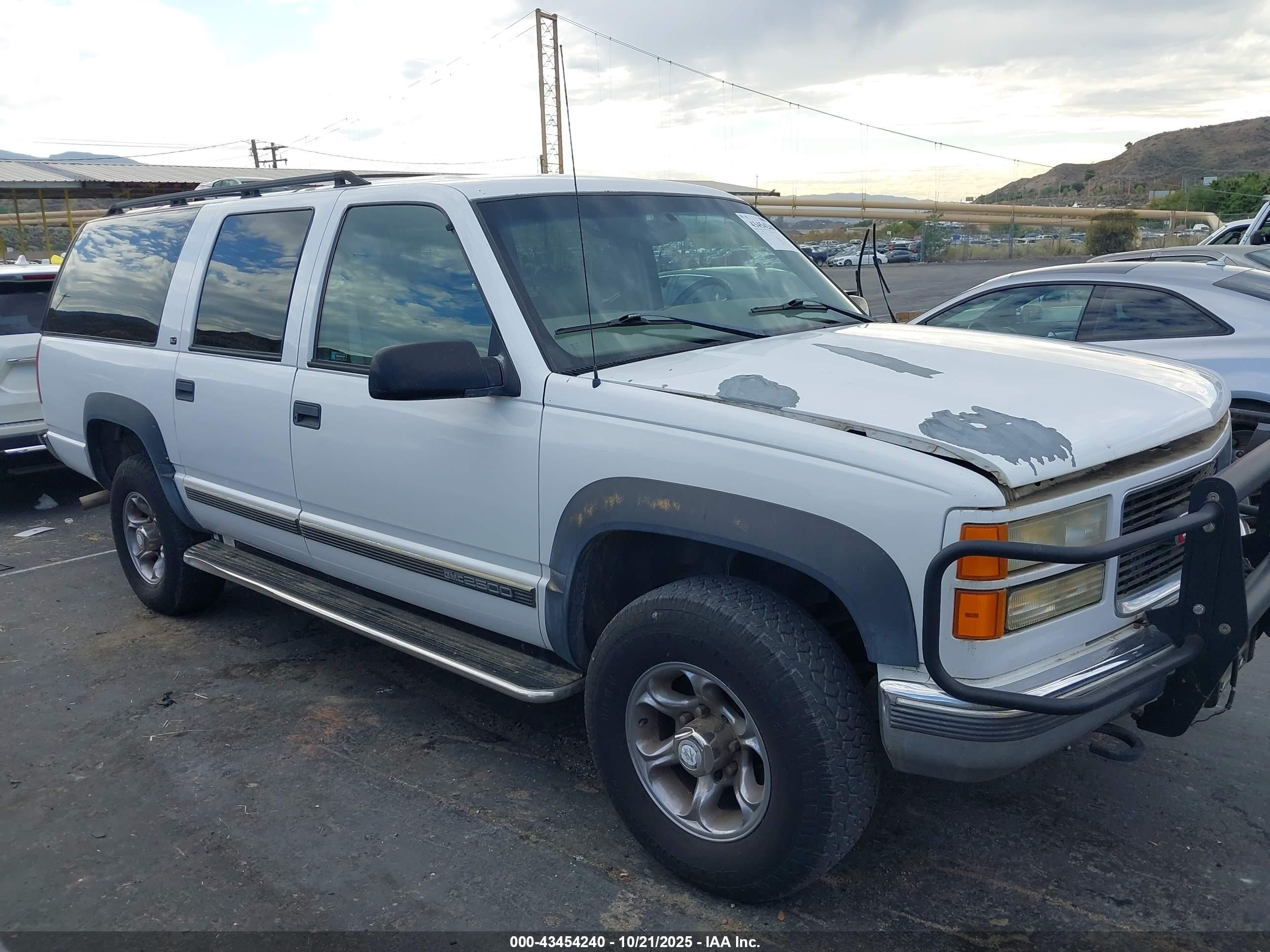 1998 GMC Suburban, VIN 3GKGK26J5WG510356 — Mechanical