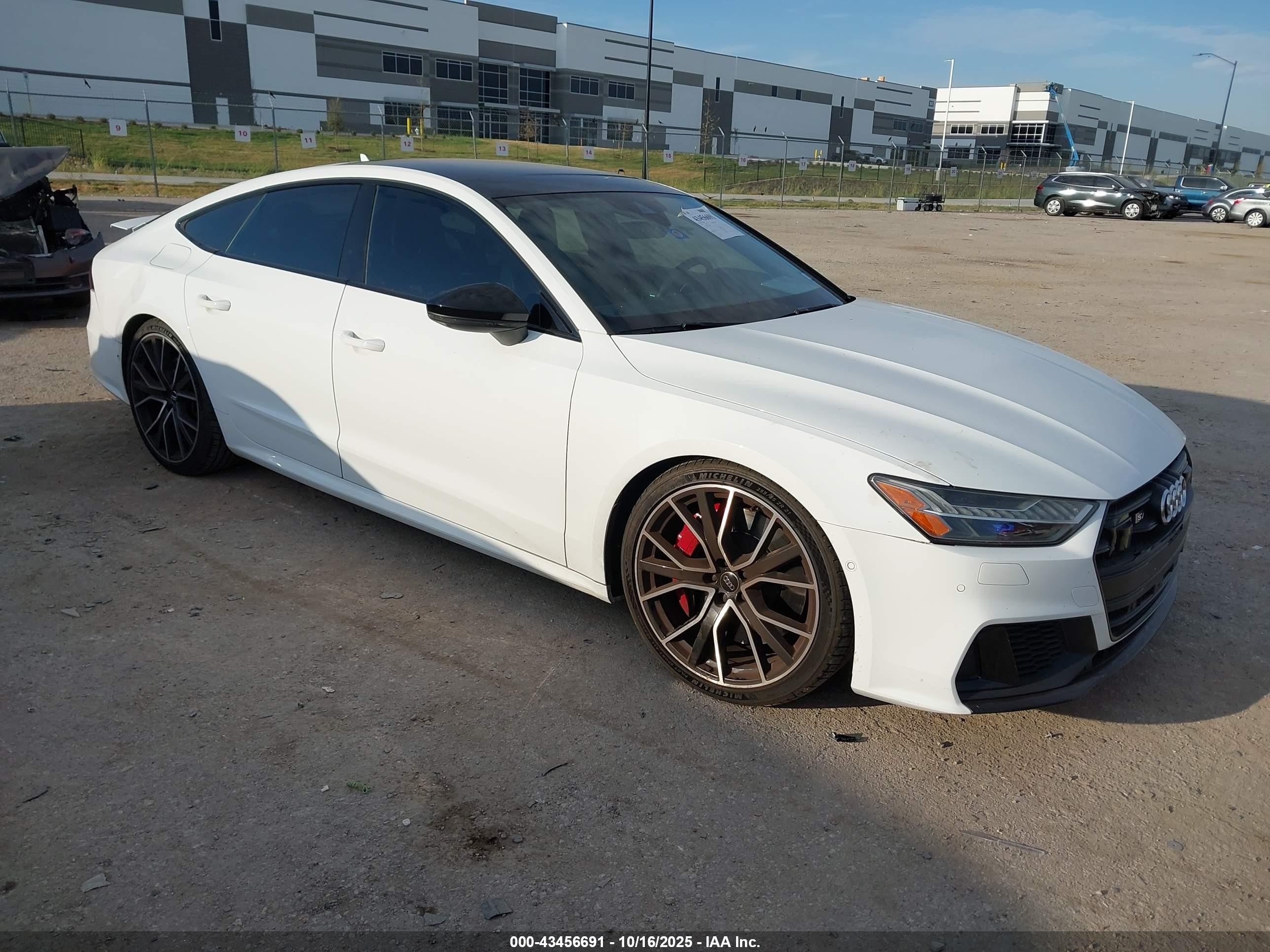 2020 Audi S7 Prestige, VIN WAUSFAF29LN029488 — Зад