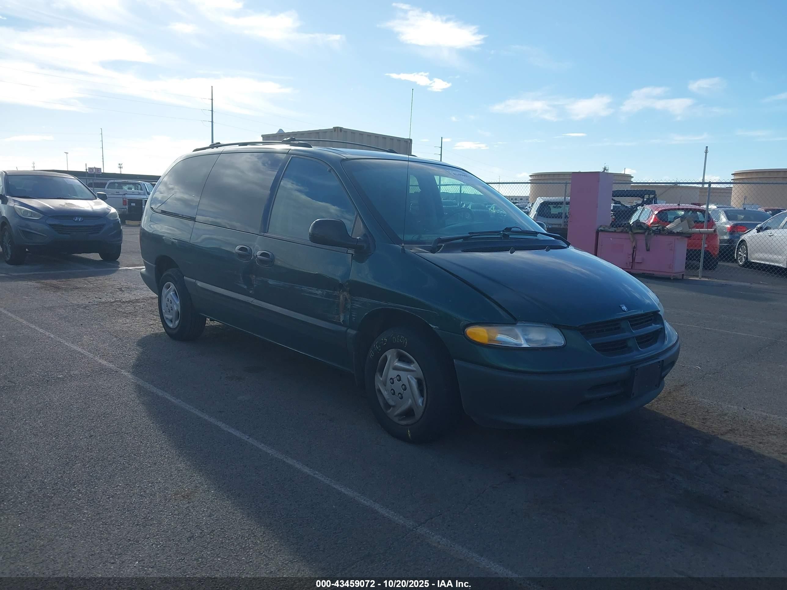 1997 Dodge Caravan SE, VIN 1B4GP44R2VB397956 — Бок