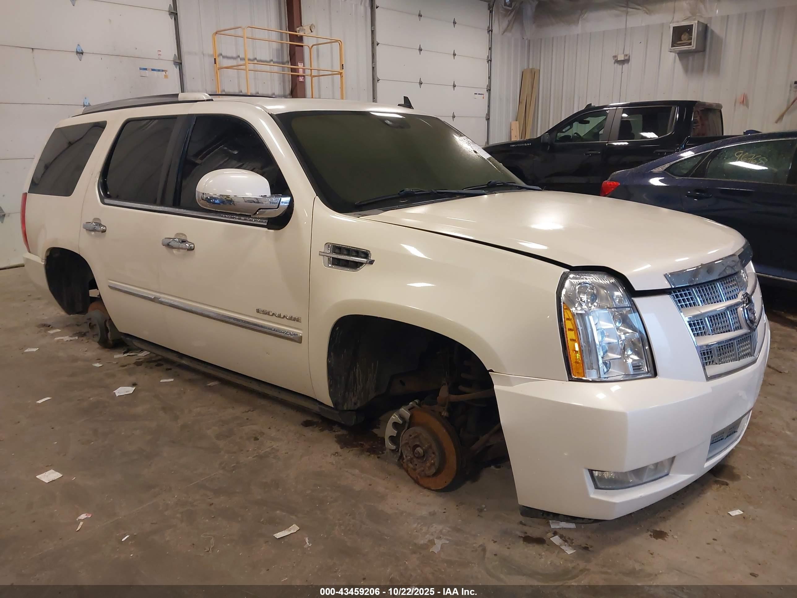 2012 Cadillac Escalade Platinum Edition, VIN 1GYS4DEF7CR172361 — Interior fire