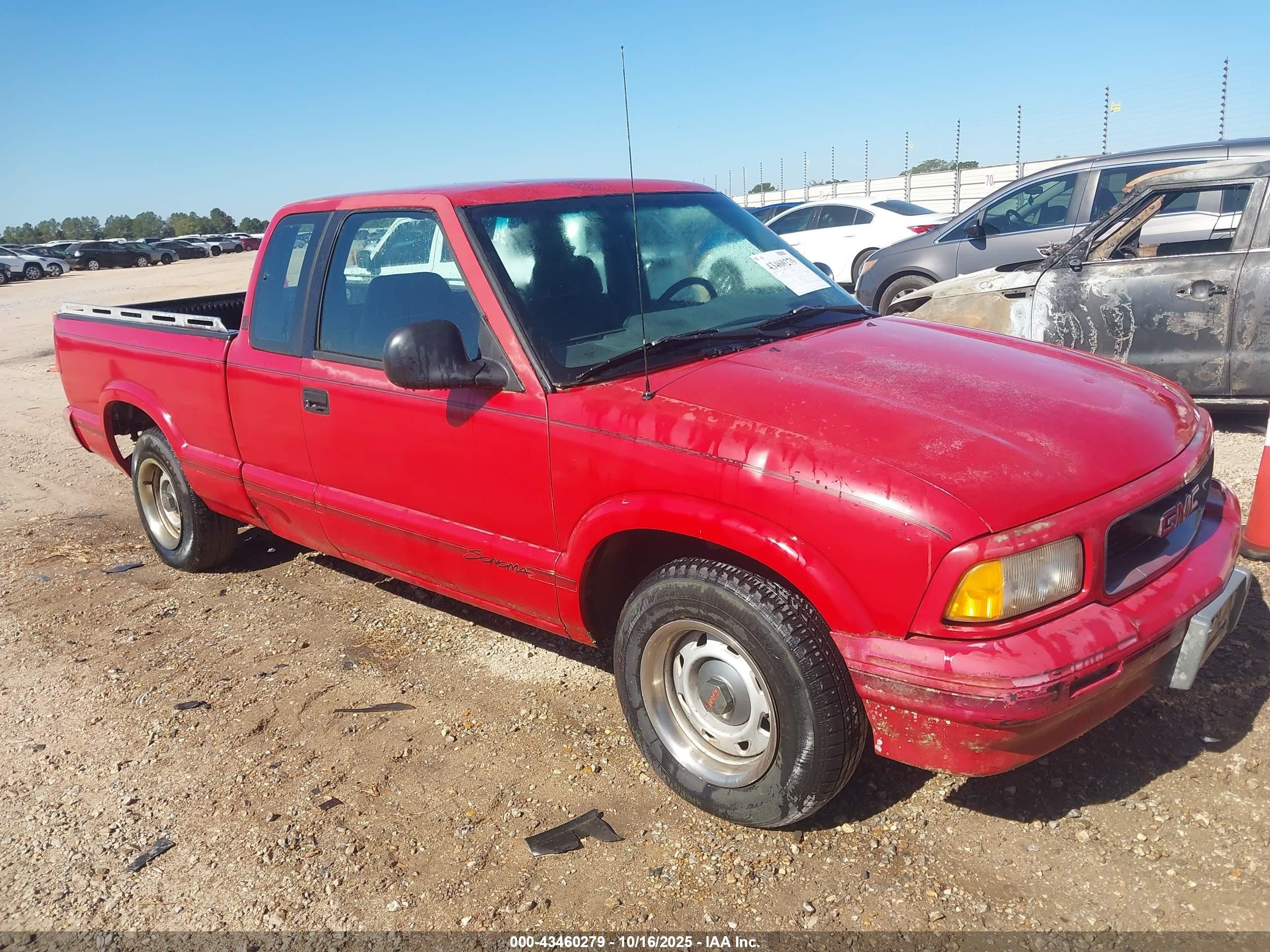 1994 GMC Sonoma SLS, VIN 1GTCS19Z9RK504112 — Front end