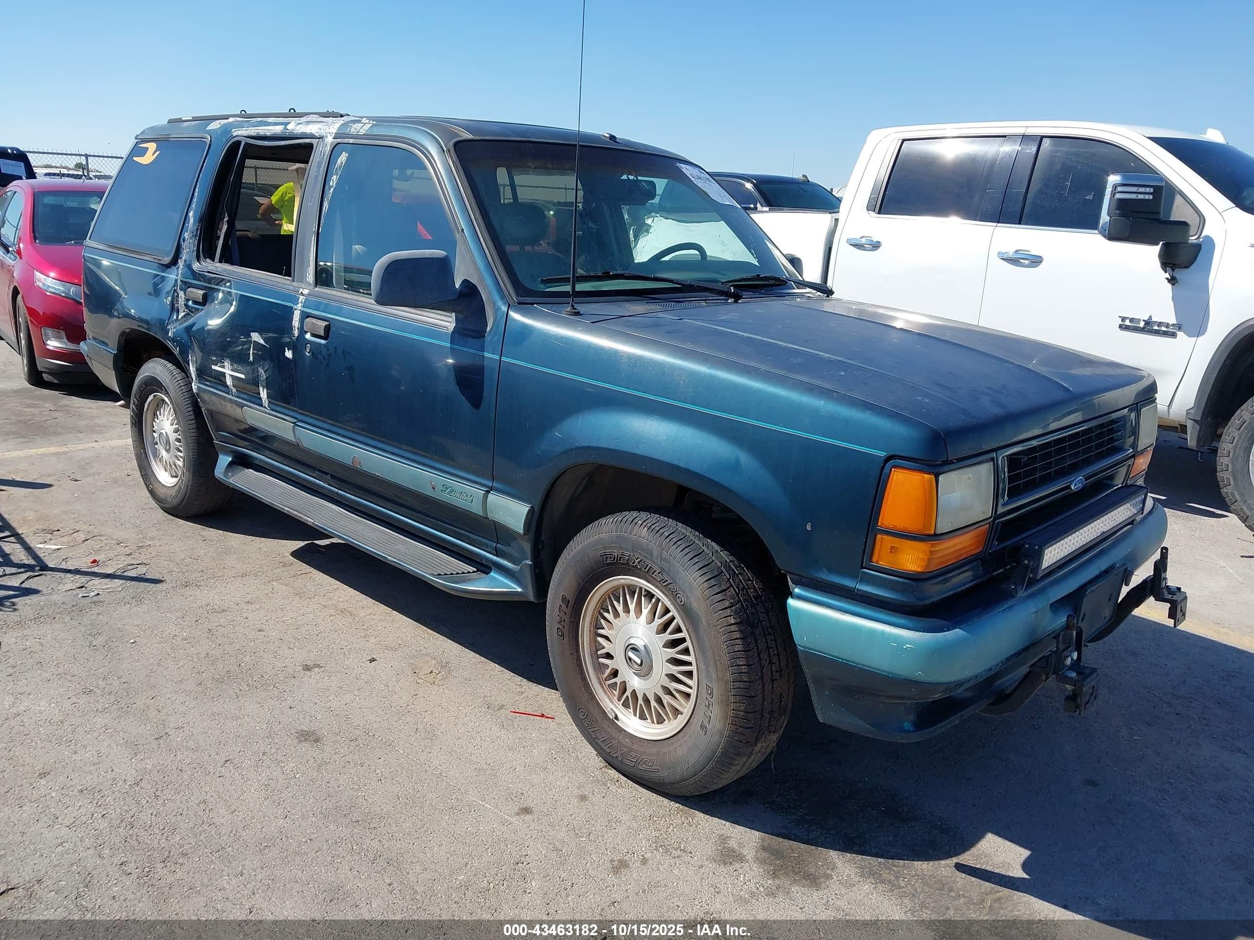 1994 Ford Explorer Eddie Bauer, VIN 1FMDU34X5RUD31561 — Side