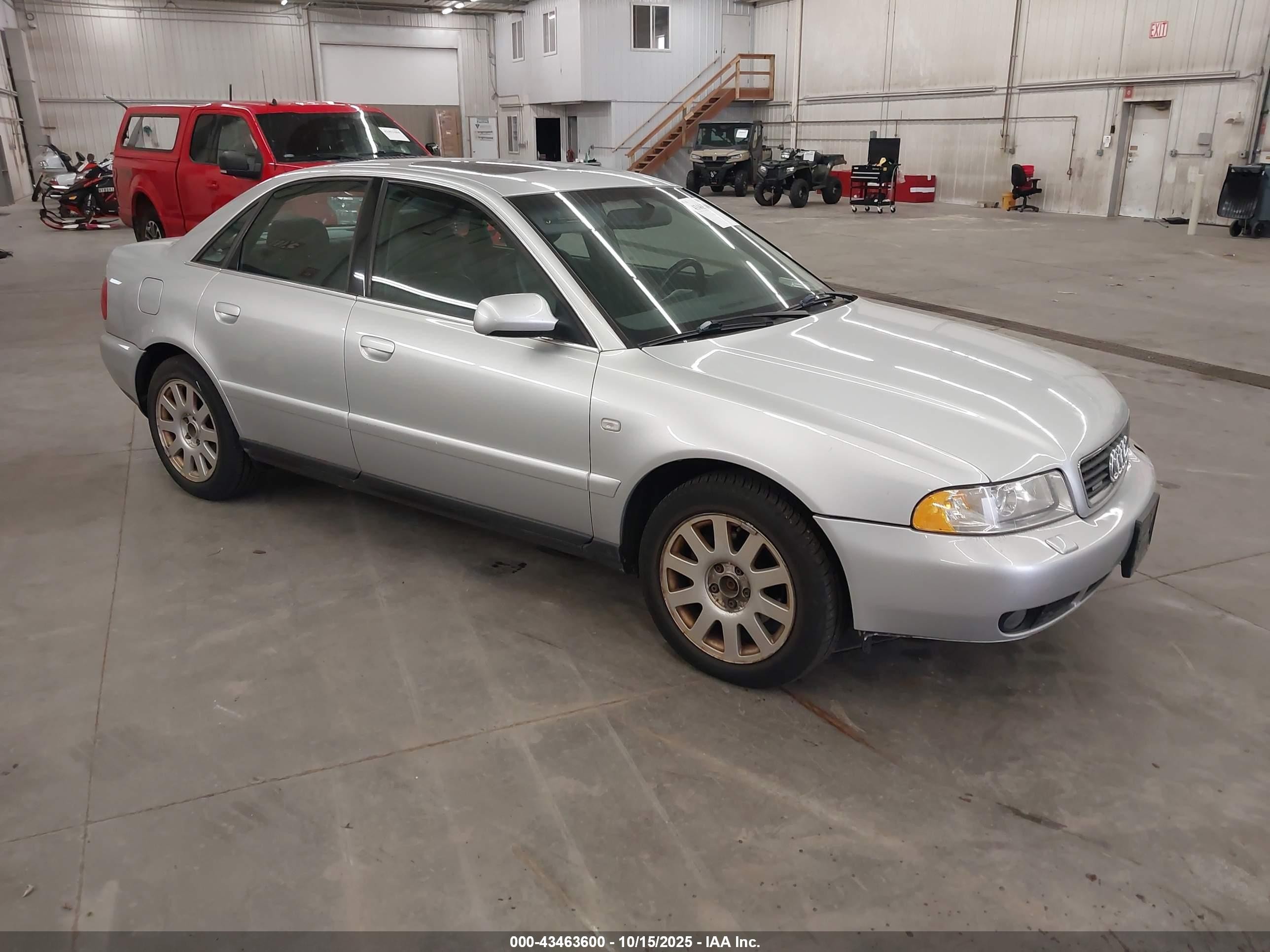2000 Audi A4, VIN WAUDH68D5YA162505 — Front end