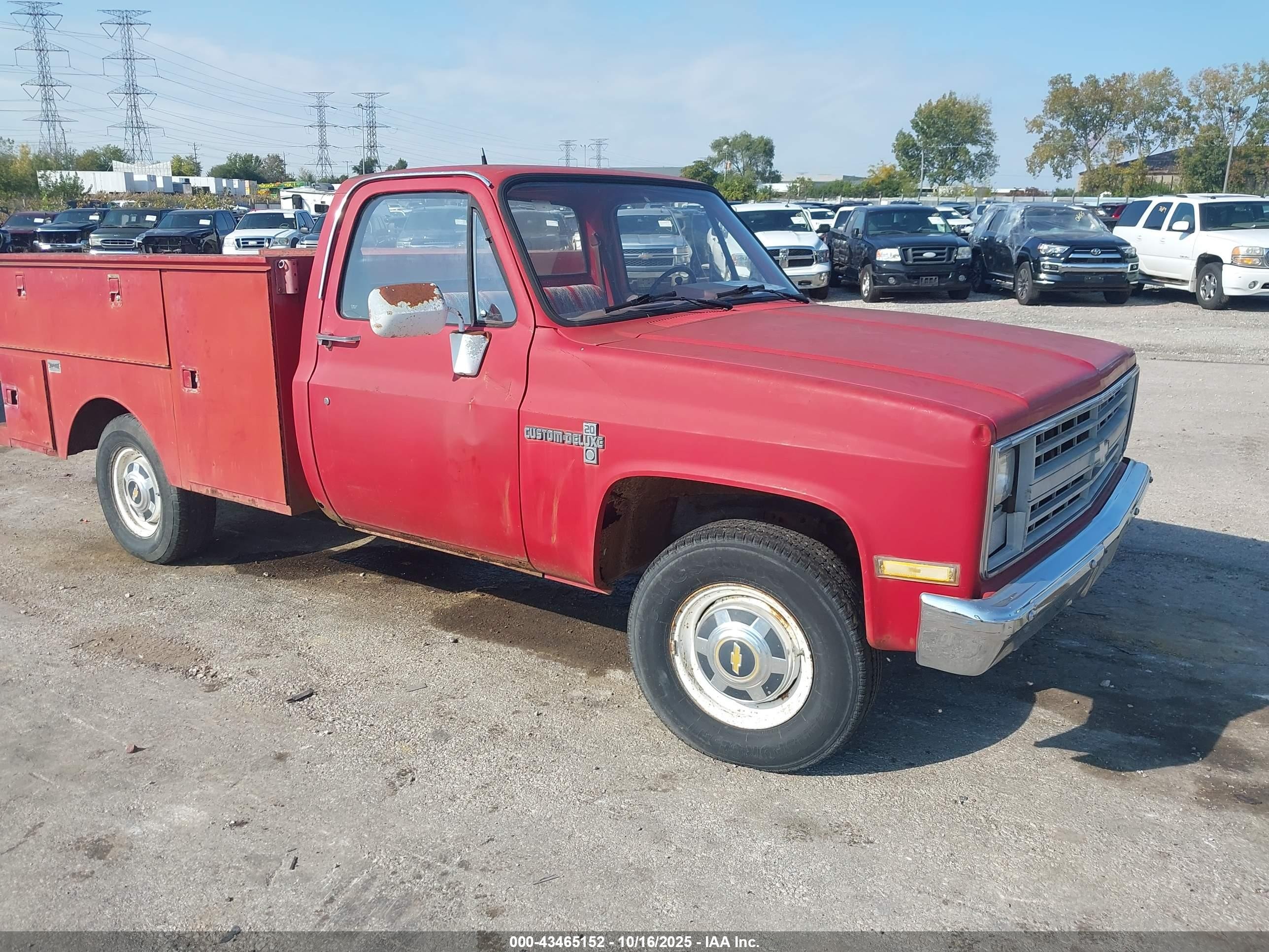 1987 Chevrolet Silverado 2500, VIN 1GBGR24K7HJ170412 — Бок
