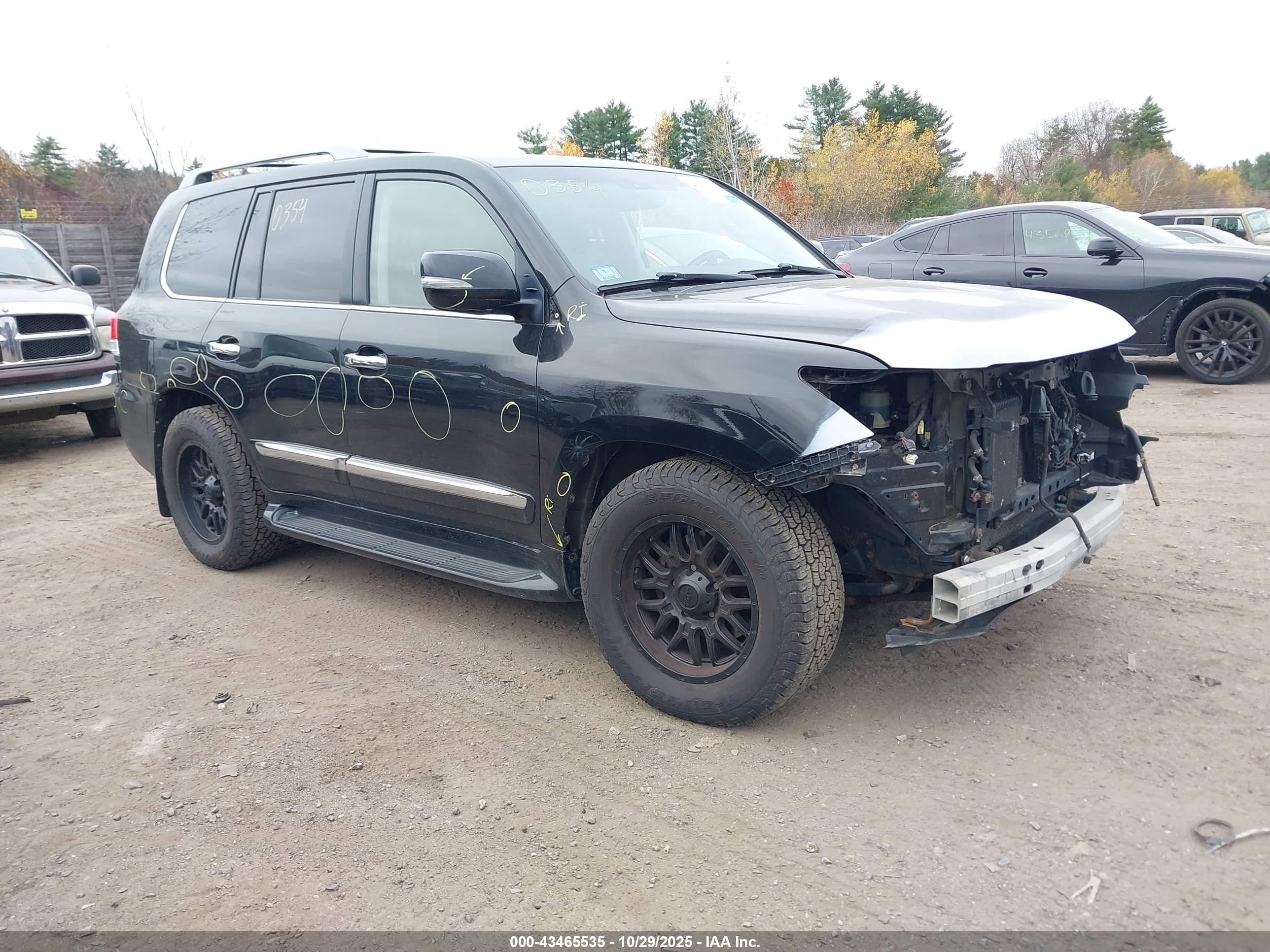 2015 Lexus LX 570, VIN JTJHY7AX3F4172375 — Front end