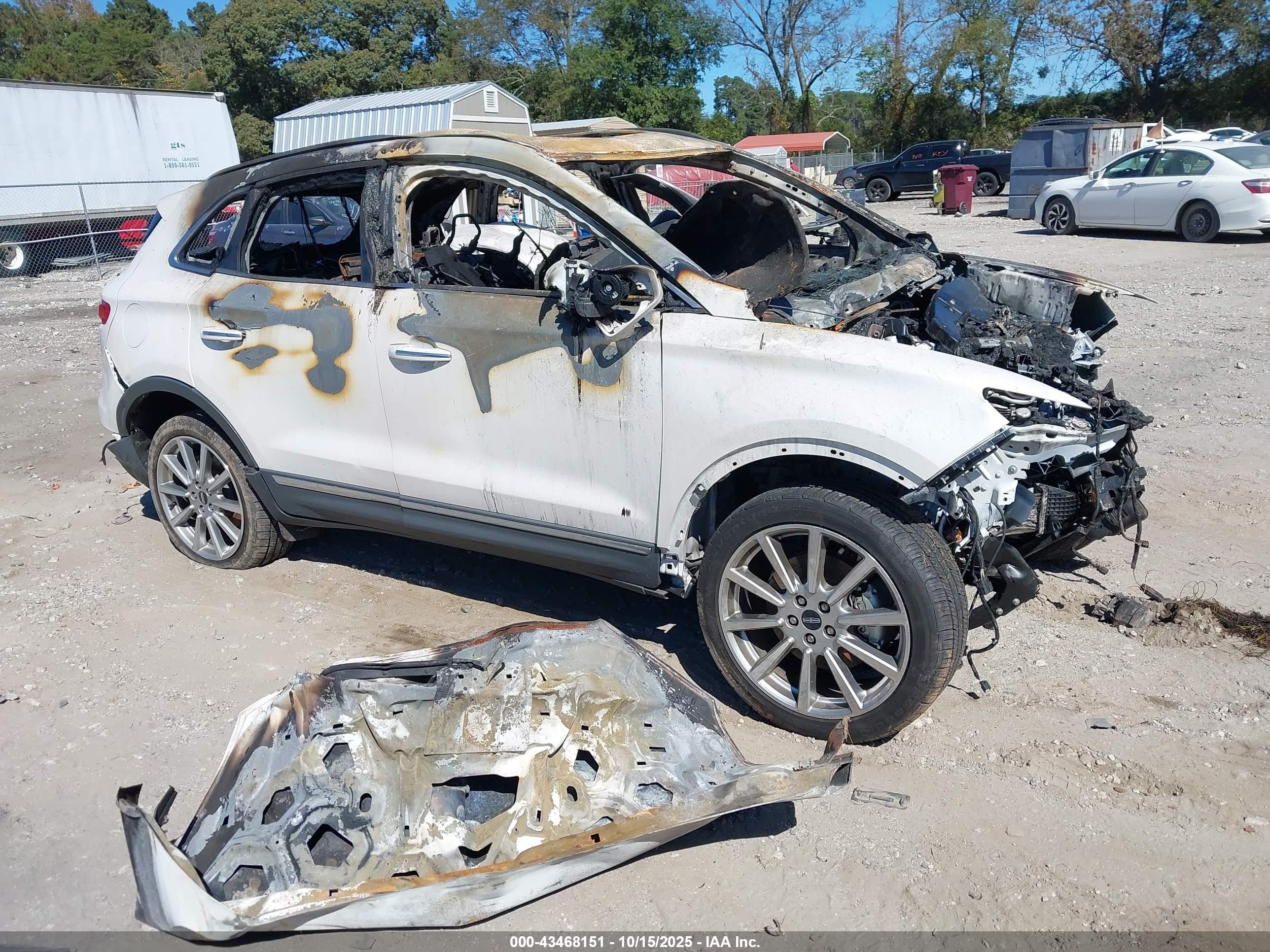 2019 Lincoln MKC Reserve, VIN 5LMCJ3C95KUL25558 — Burn