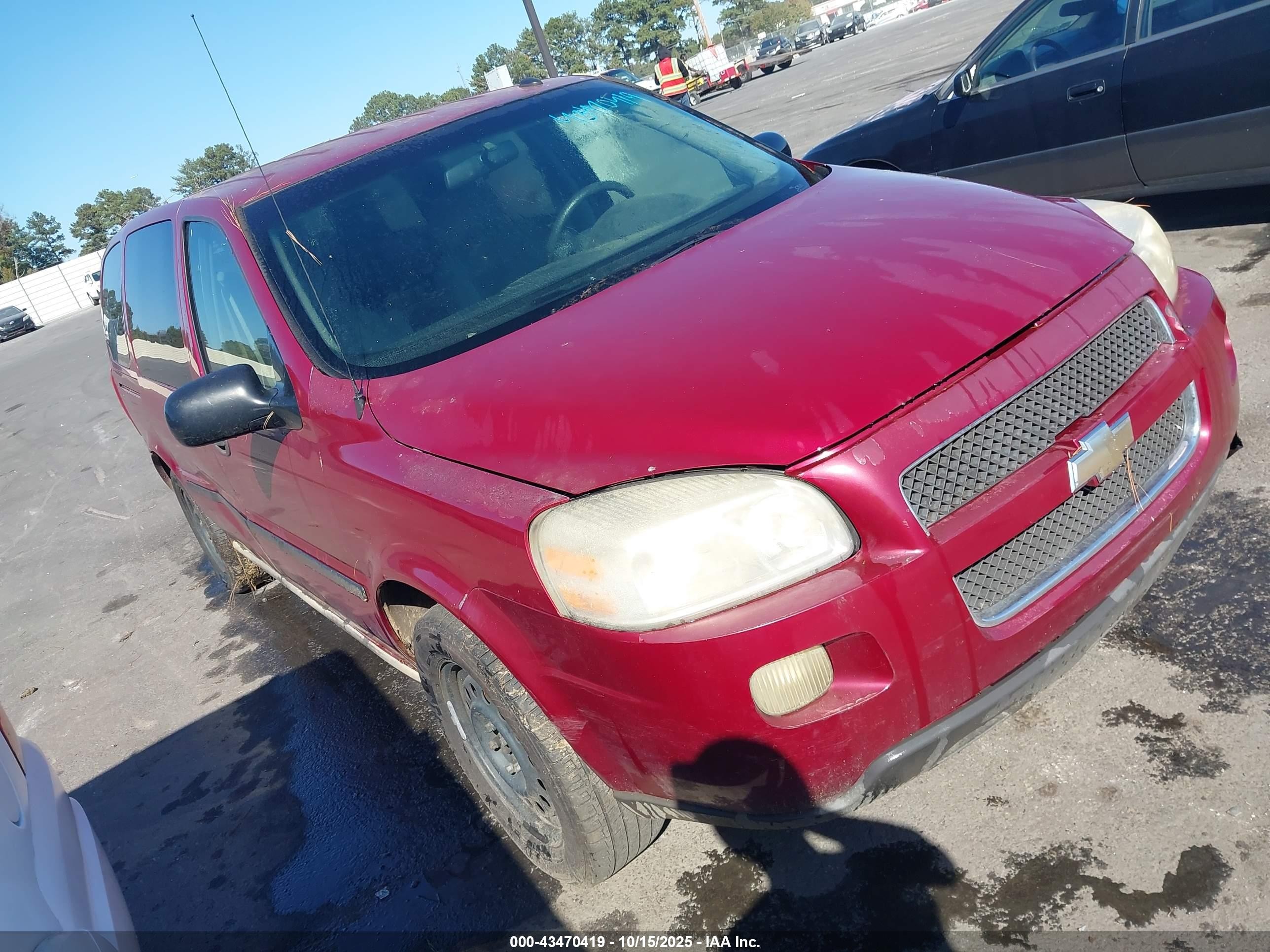 2005 Chevrolet Uplander, VIN 1GNDV03L15D248743 — Front end