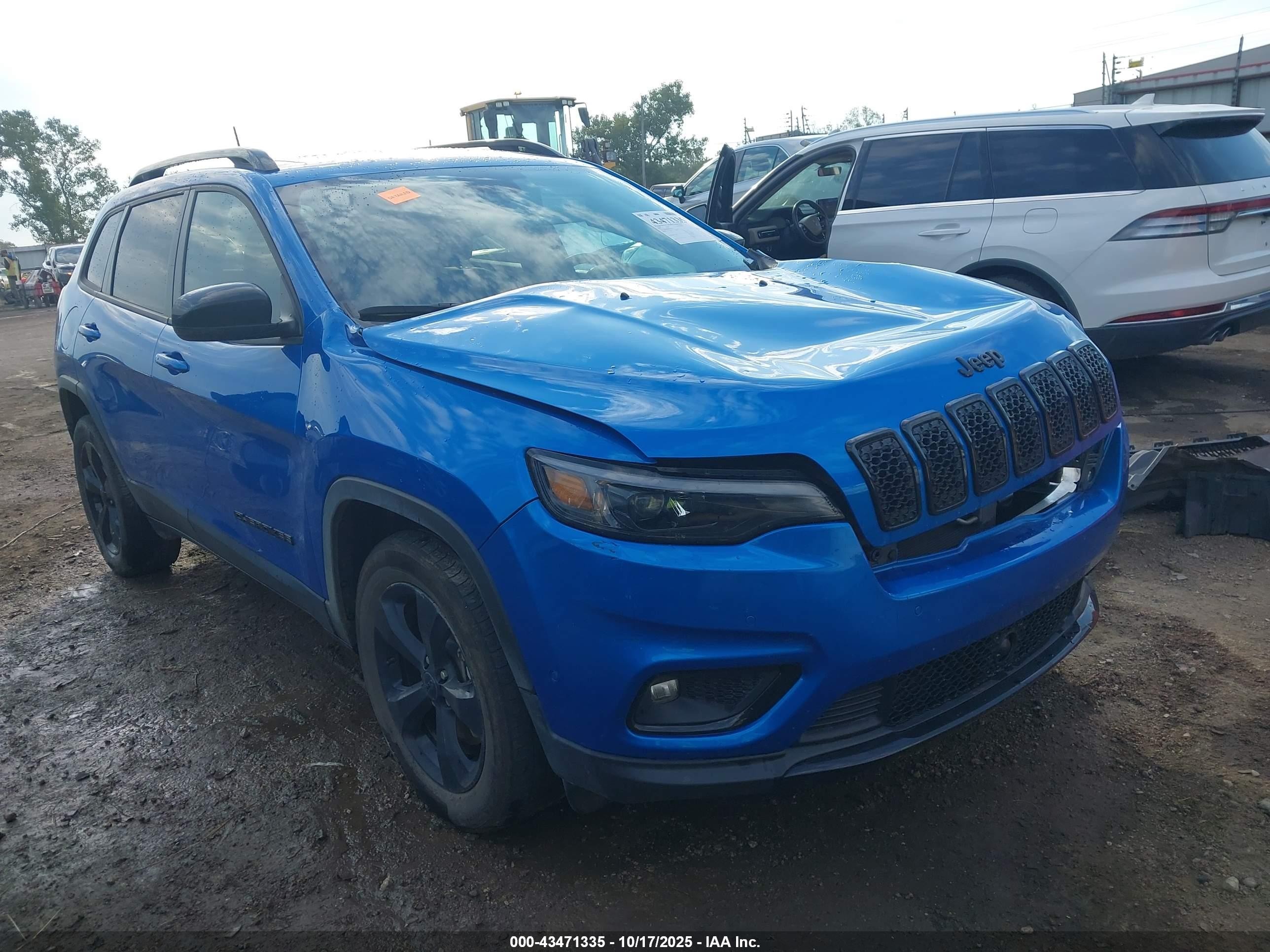 2023 Jeep Cherokee Altitude Lux, VIN 1C4PJMMB2PD100795 — Front end