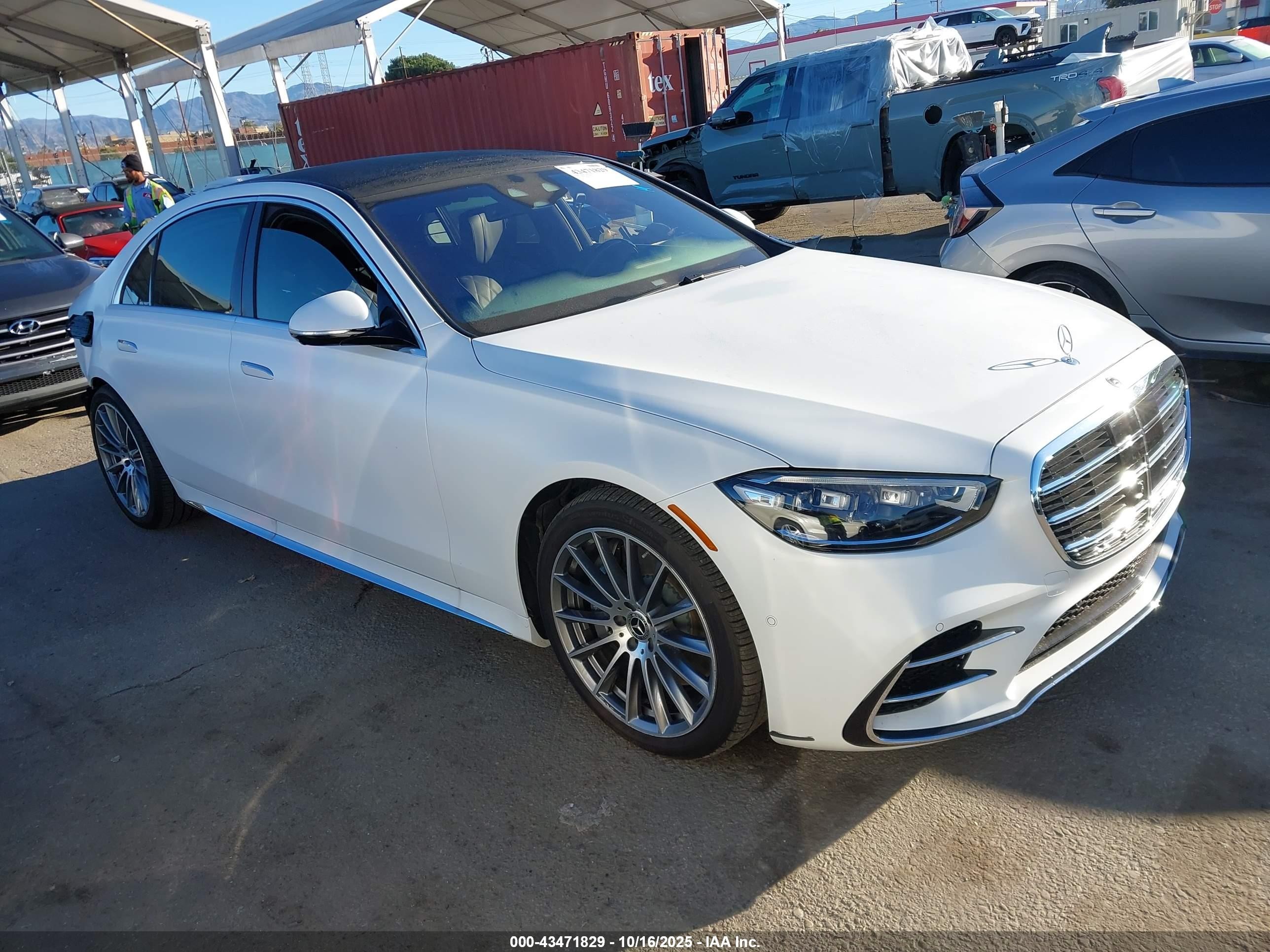 2025 Mercedes-Benz S 580e, VIN W1K6G6KB0SA321529 — Rear end