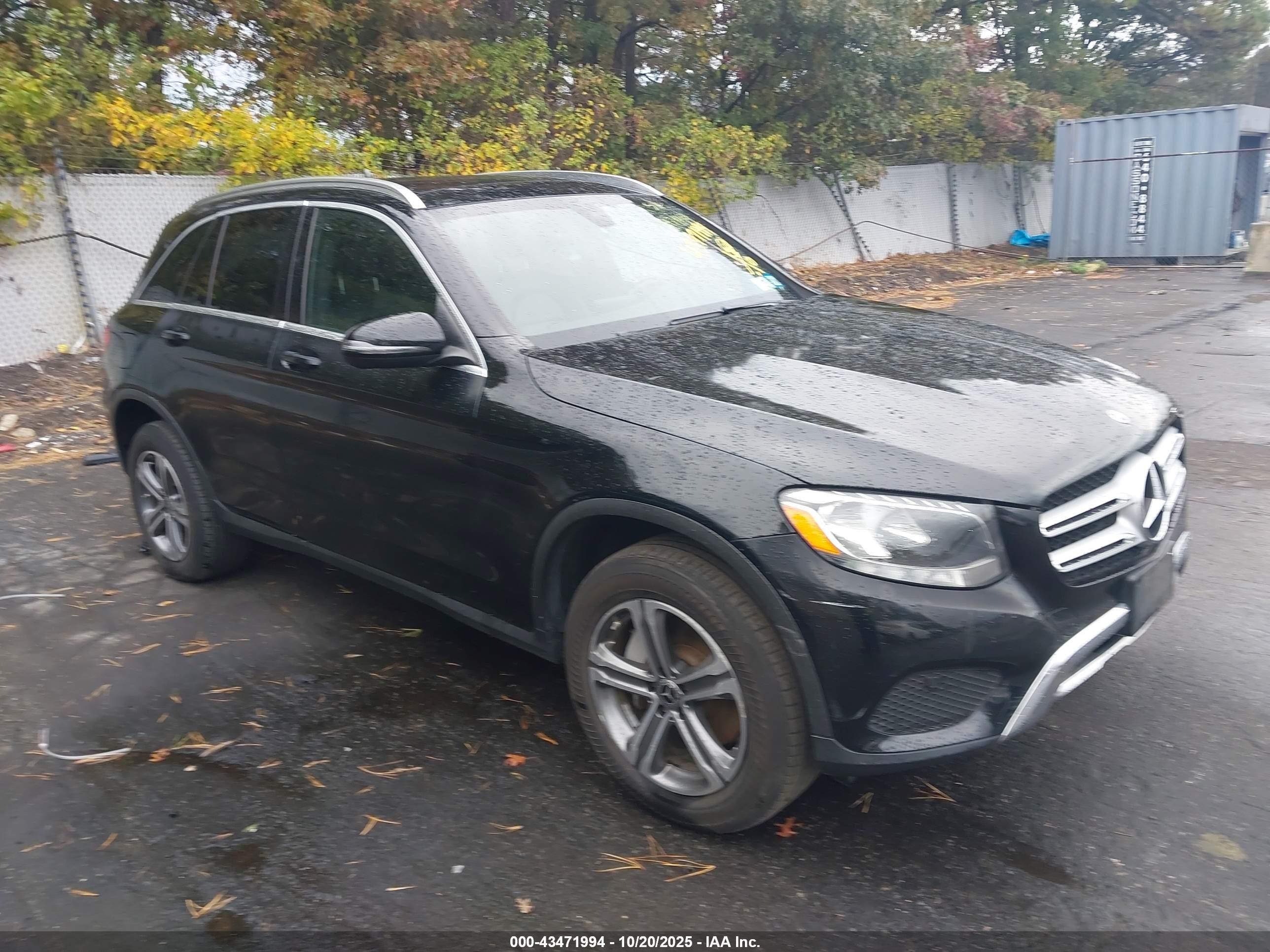 2019 Mercedes-Benz GLC 300, VIN WDC0G4JB7KV118176 — Side