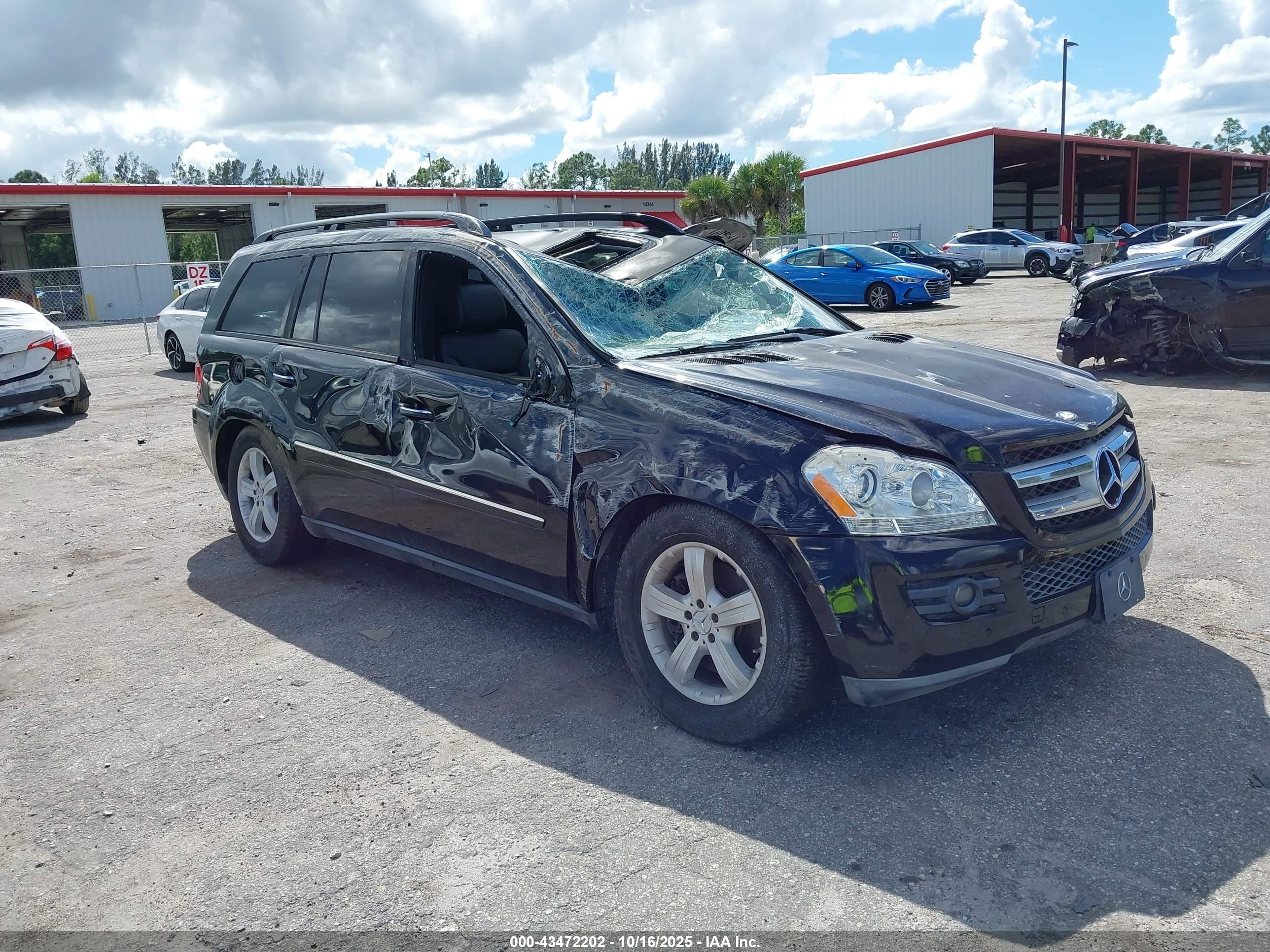 2007 Mercedes-Benz GL 450, VIN 4JGBF71E37A185736 — Roof